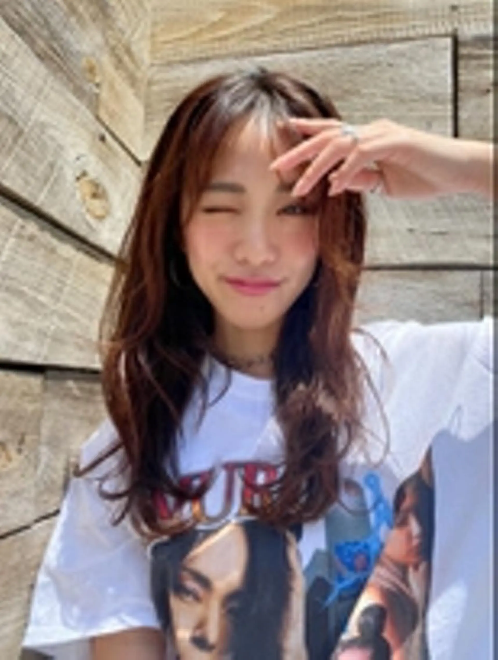 ロング カラー 冨岡 千尋のヘアスタイル