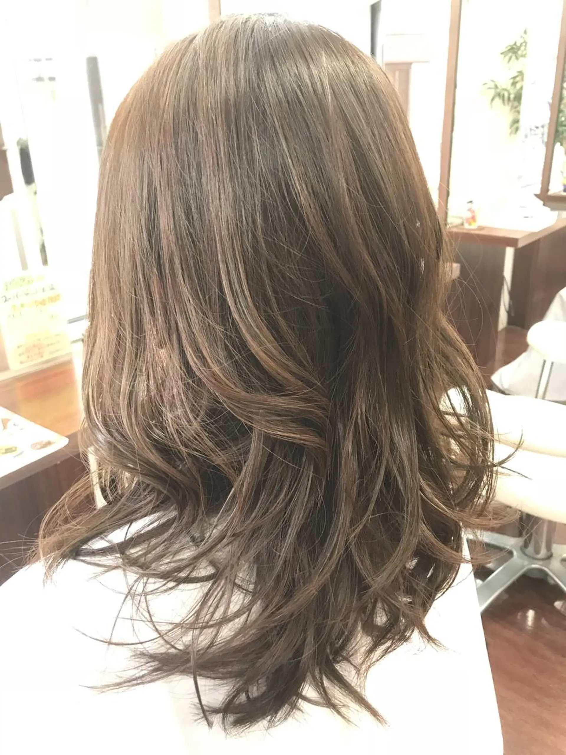 ミディアム カラー パーマ 長内 大明のヘアスタイル