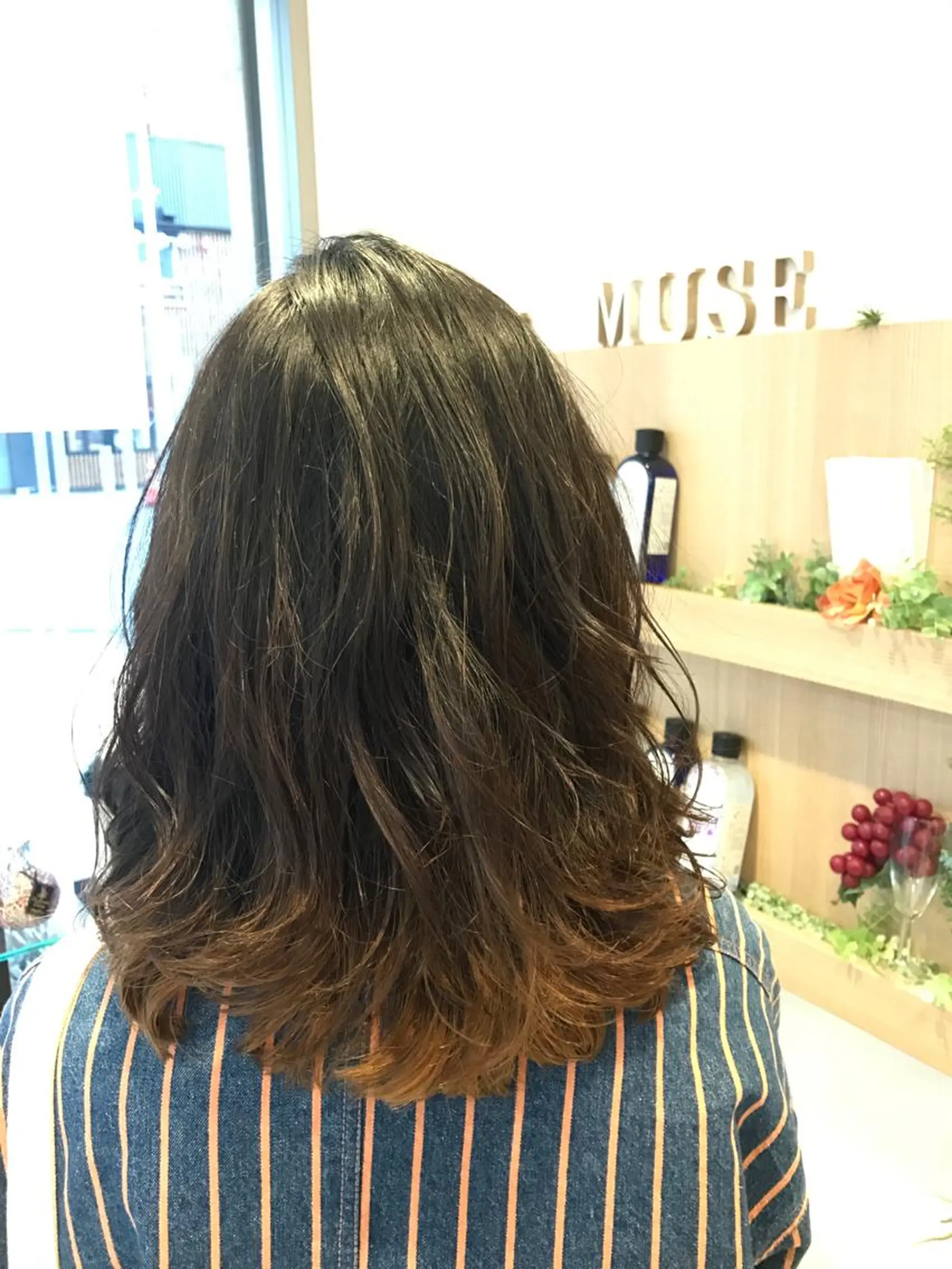 セミロング カラー パーマ ヘアアレンジ セミロングパーマ デジタルパーマ スズキ シオリのヘアスタイル