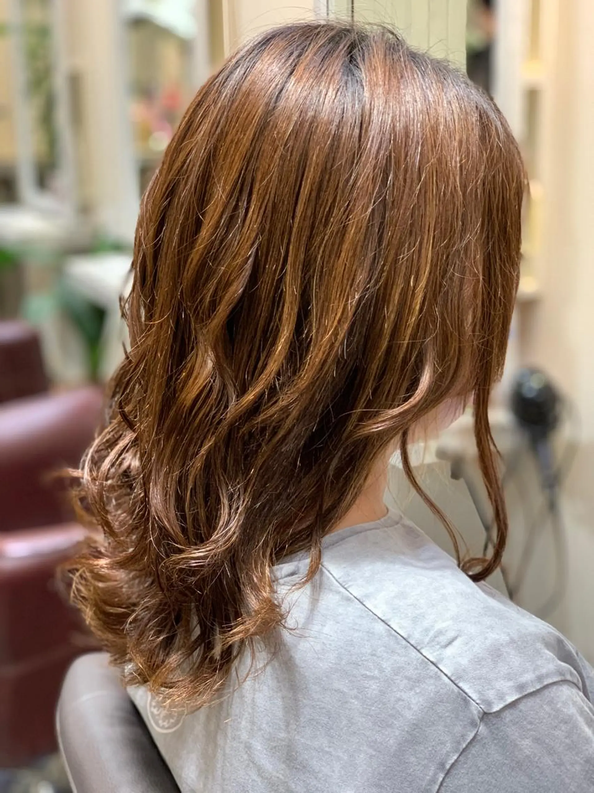 ミディアム 外ハネヘア カット ヘアカラー カットが得意✨ 川元裕範（ヒロノリ）のヘアスタイル