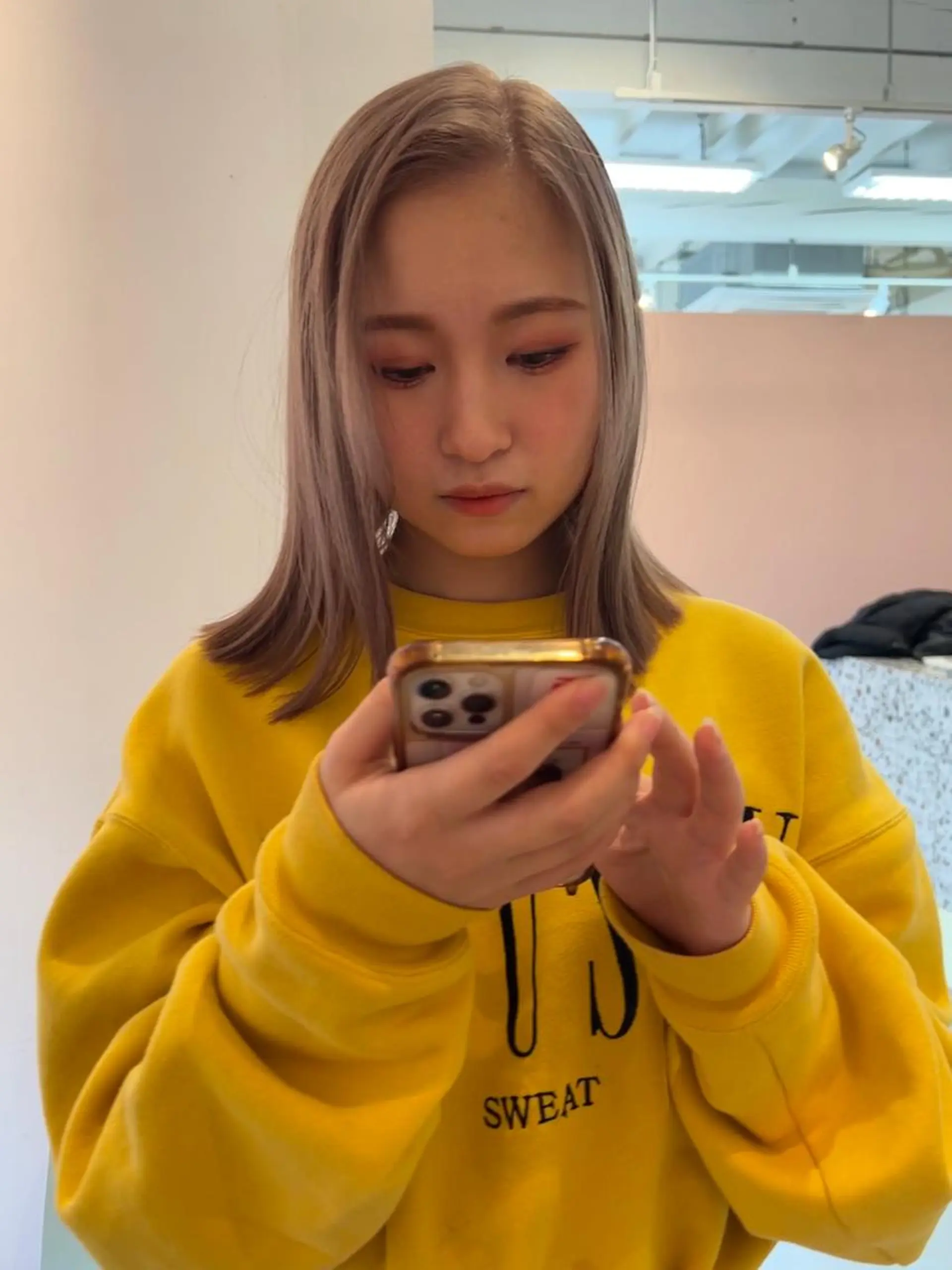 ミディアム ブリーチカラーが人気 onnuのヘアスタイル