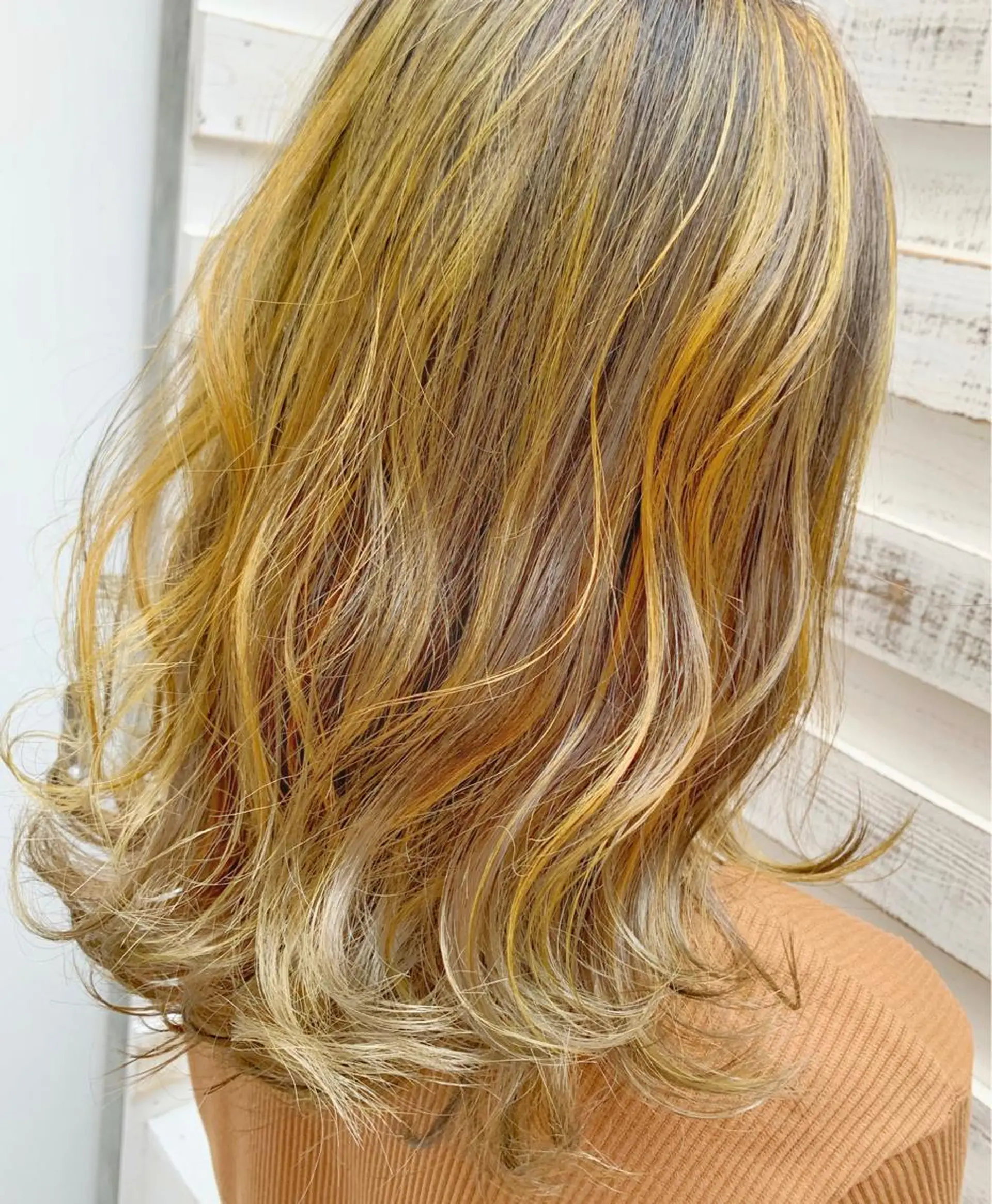 ミディアム カラー ヘアアレンジ アッシュ バレイヤージュ ベージュカラー グラデーションカラー ハイライトカラー 指名支持率NO.1 スタイリストのヘアスタイル