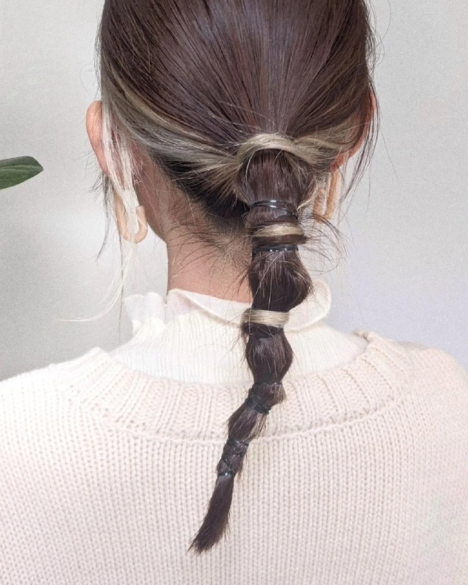 セミロング カラー ヘアアレンジ 南堀江 möwen ( メーヴェ )所属・mowen RUIのヘアスタイル