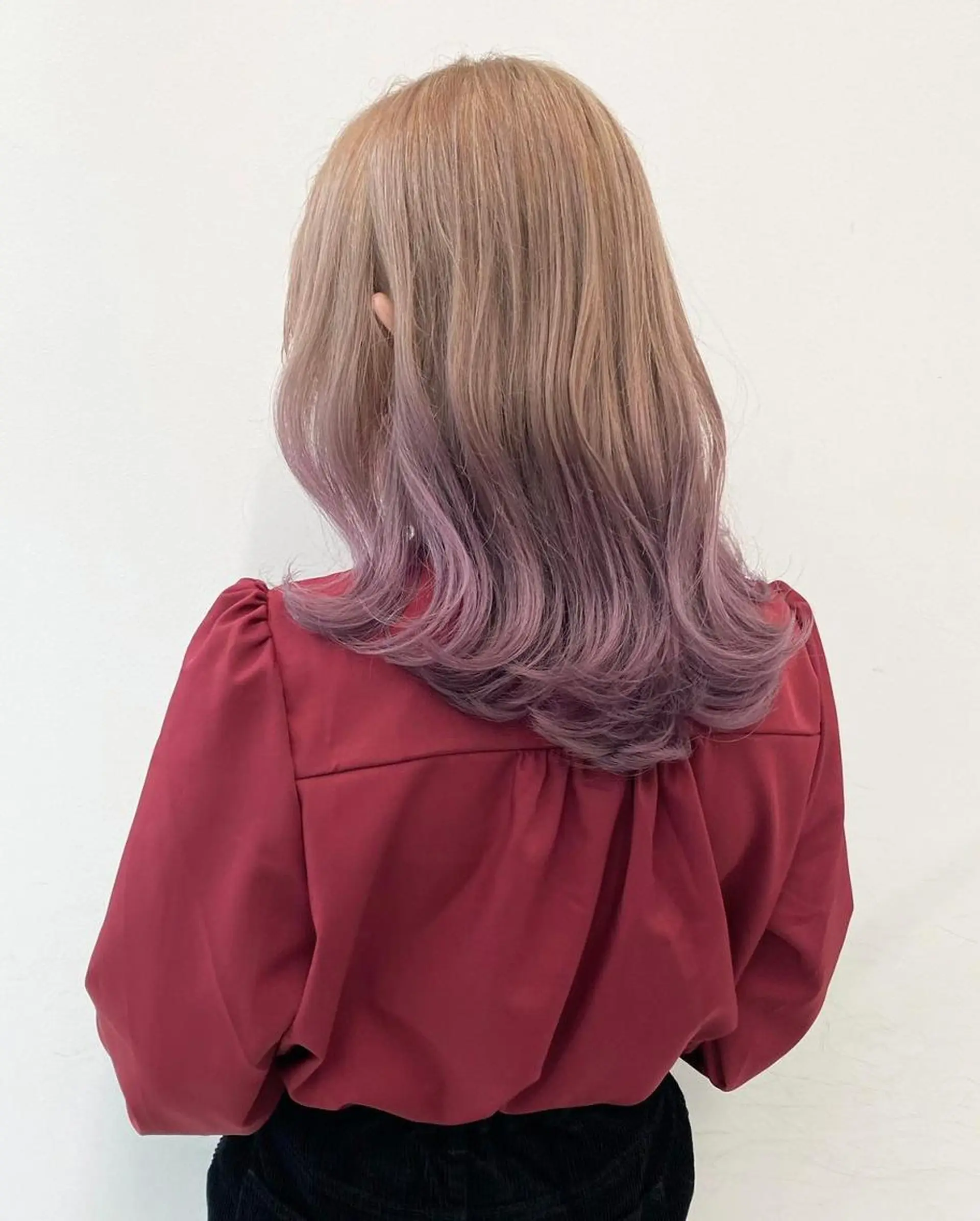 セミロング カラー アッシュ ベージュカラー ブルーカラー ブルーグレー ブルーグレージュ カット ヘアカラー トリートメント 公式 Ease by amble luxeのヘアスタイル