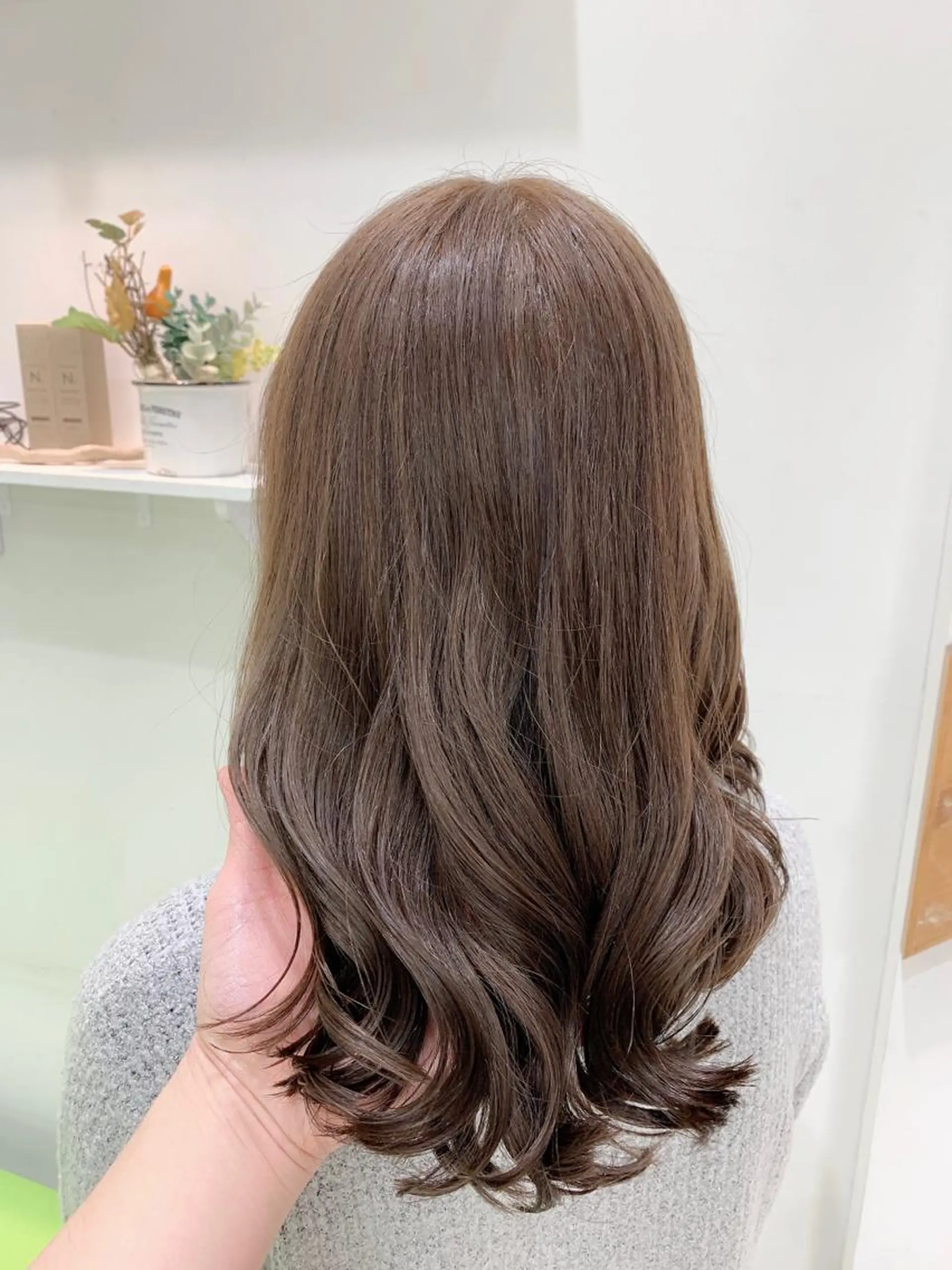 セミロング カラー ヘアアレンジ にいた　かづしげのヘアスタイル