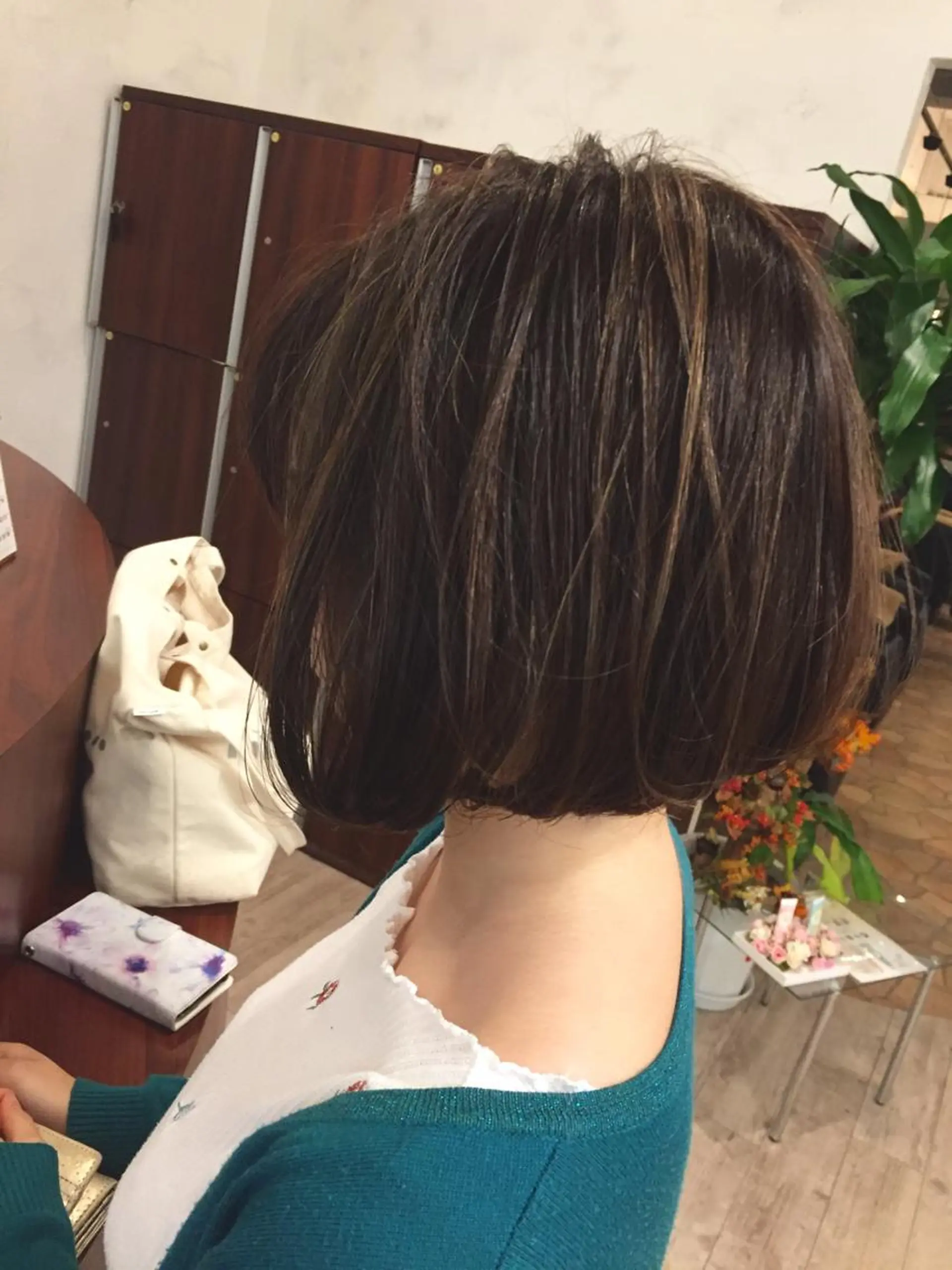 ショート 切りっぱなしボブ アッシュ ボブ 所渉/韓国レイヤー /ウルフカットのヘアスタイル