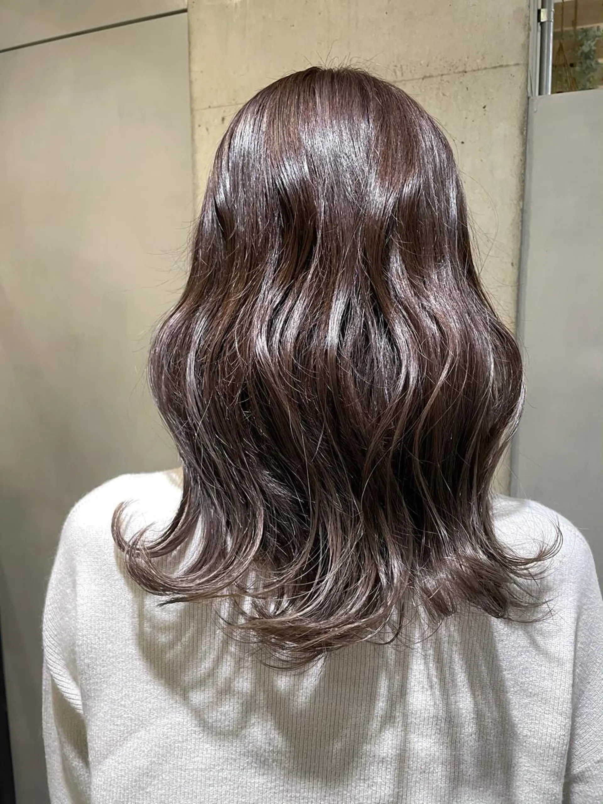 セミロング カラー ヘアカラー ハイライトが 得意なニキです😊のヘアスタイル