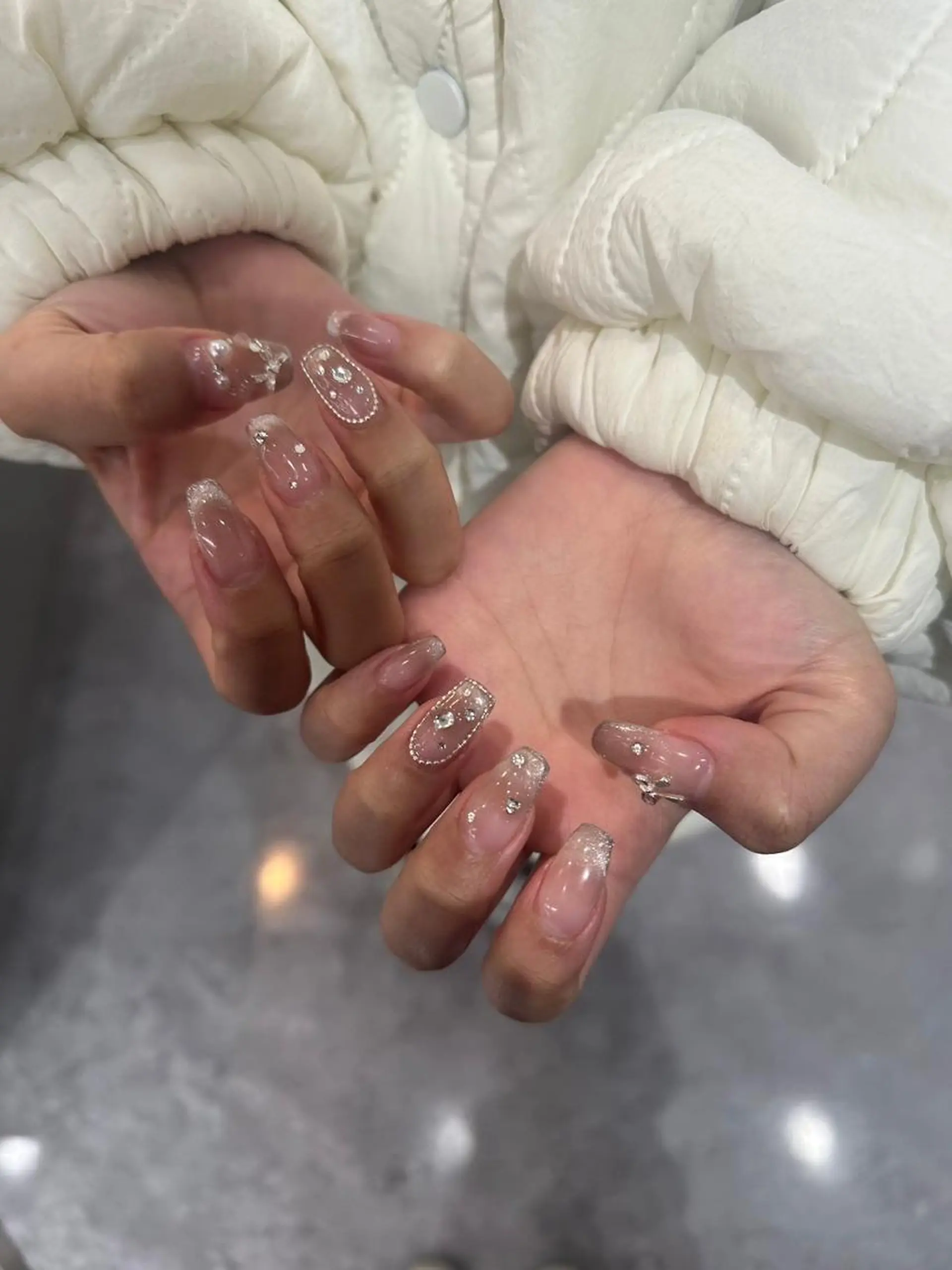 ネイル アートネイル カジュアル ジェルネイル ニュアンスネイル 赤色 ハンドネイル 💎platinum dollまりん💎のマツエク・マツパデザイン