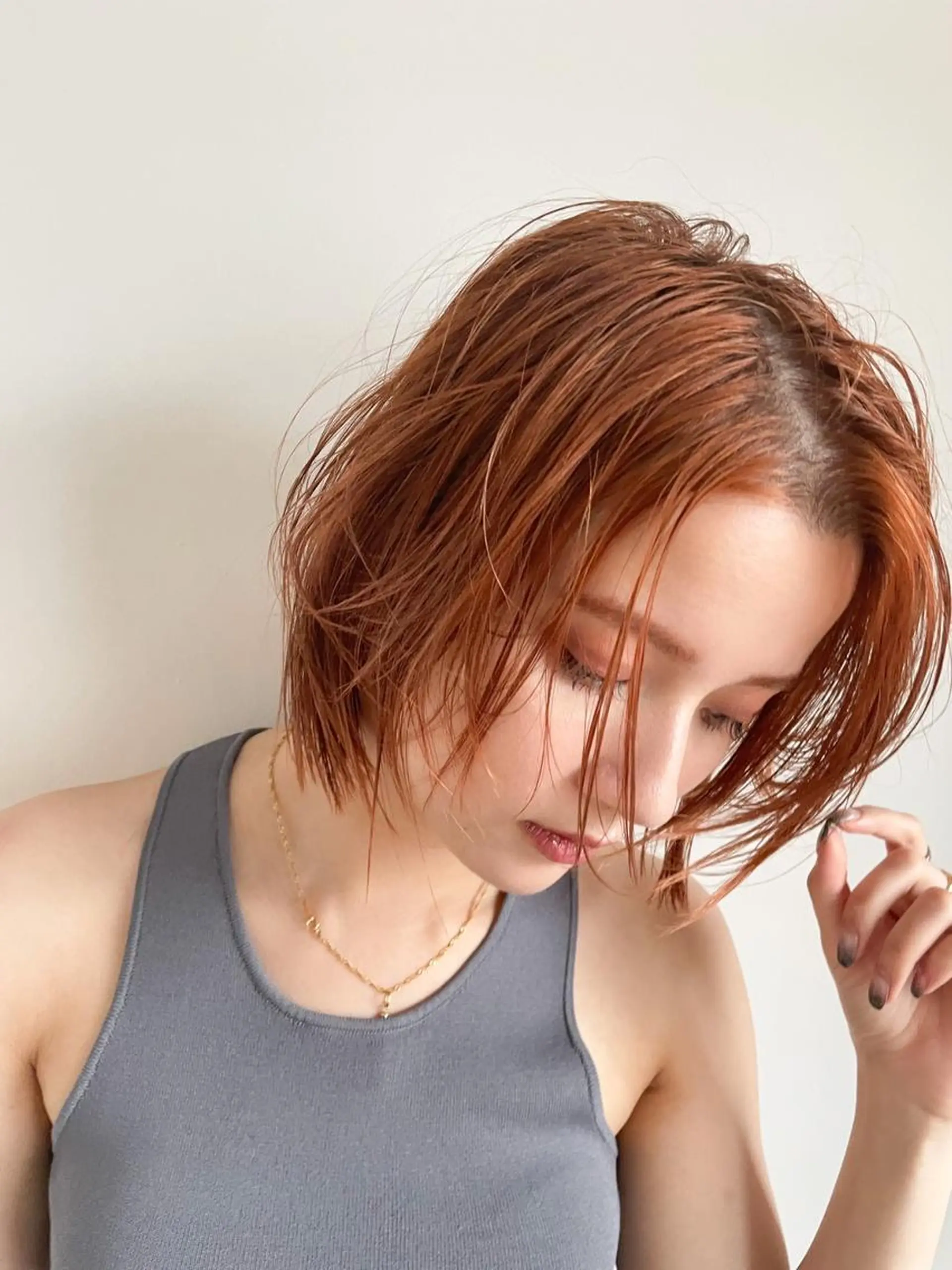 カラー パーマ ショートボブ アディクシーカラー ブリーチ ブロンド ブルーカラー カット トリートメント CEINE＋ officialのヘアスタイル