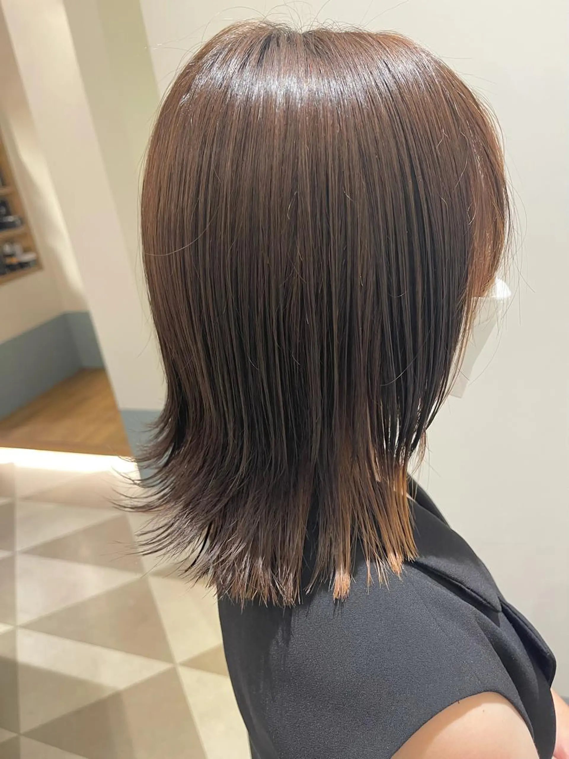 ミディアム ボブ 外ハネヘア 蜂須賀🐝縮毛矯正 ストレートパーマのヘアスタイル