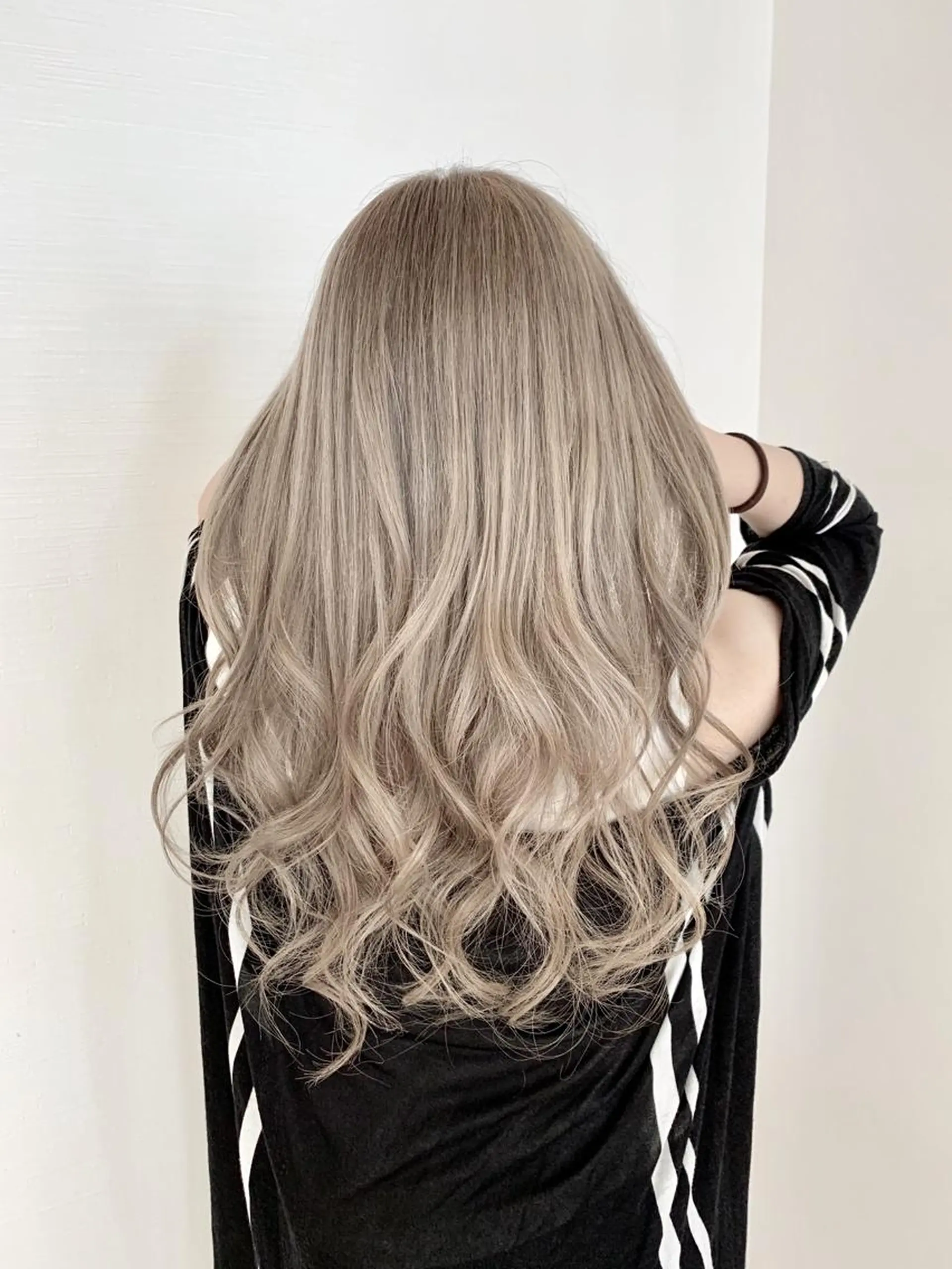 セミロング カラー アディクシーカラー グレージュ カット ヘアカラー 縮毛矯正 トリートメント ヘッドスパ Akua【代表】 Kazumaのヘアスタイル