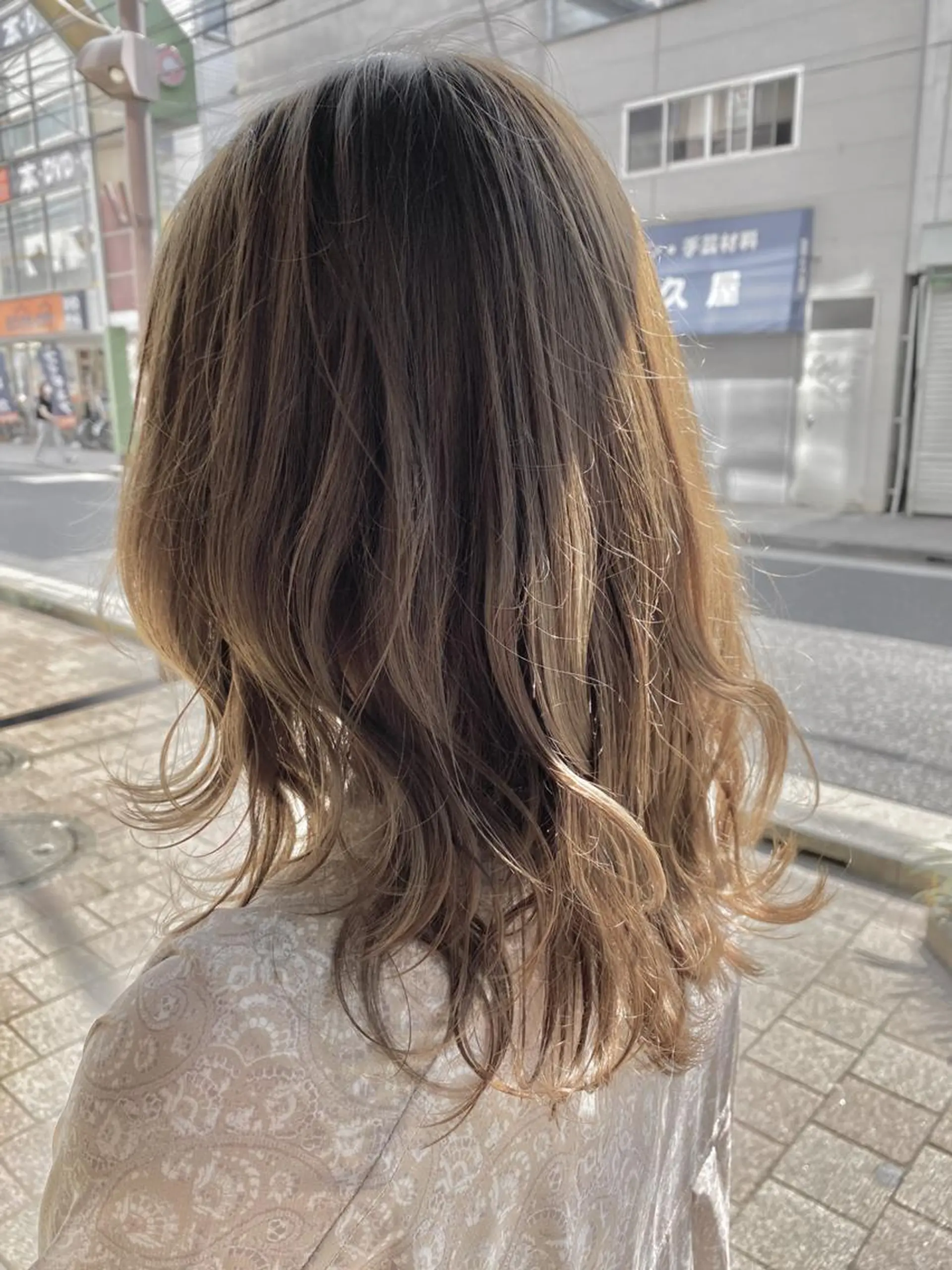 ミディアム カラー ミディアムパーマ ブリーチ 透明感カラー ハイライトカラー ボブ 増子 幹樹のヘアスタイル