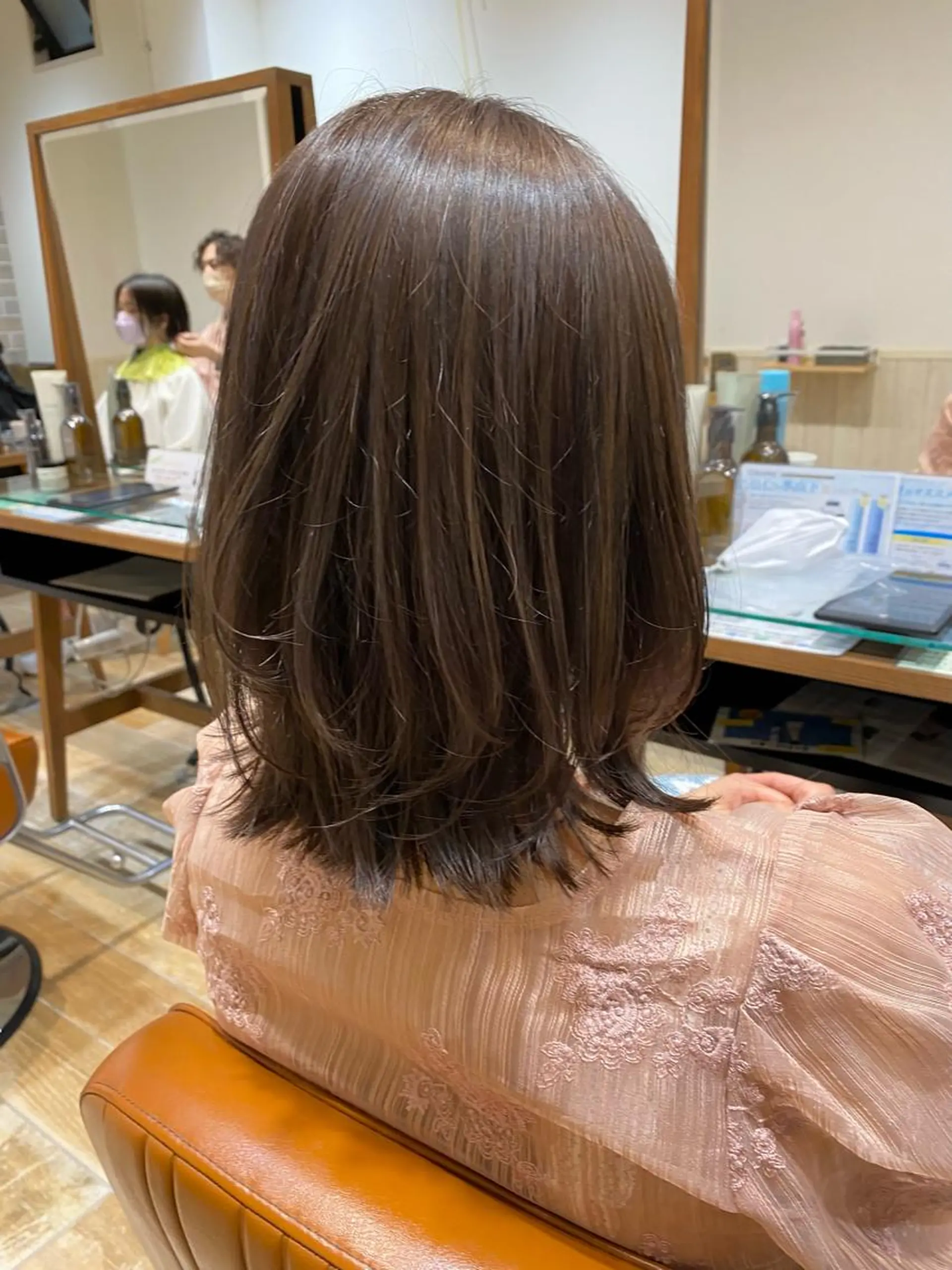 セミロング カラー ヘアカラー 宮内 真乃のヘアスタイル