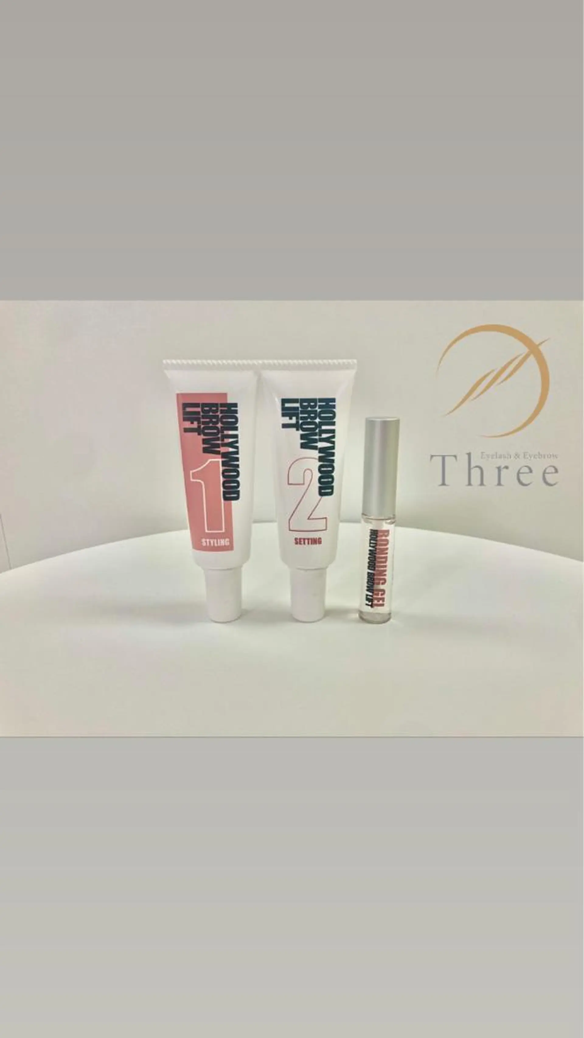 アイブロウ ハリウッドブロウリフト 眉毛ワックス脱毛 ワックス脱毛 その他(アイブロウ) Three 👑まつげ＆眉の眉毛・アイブロウイメージ