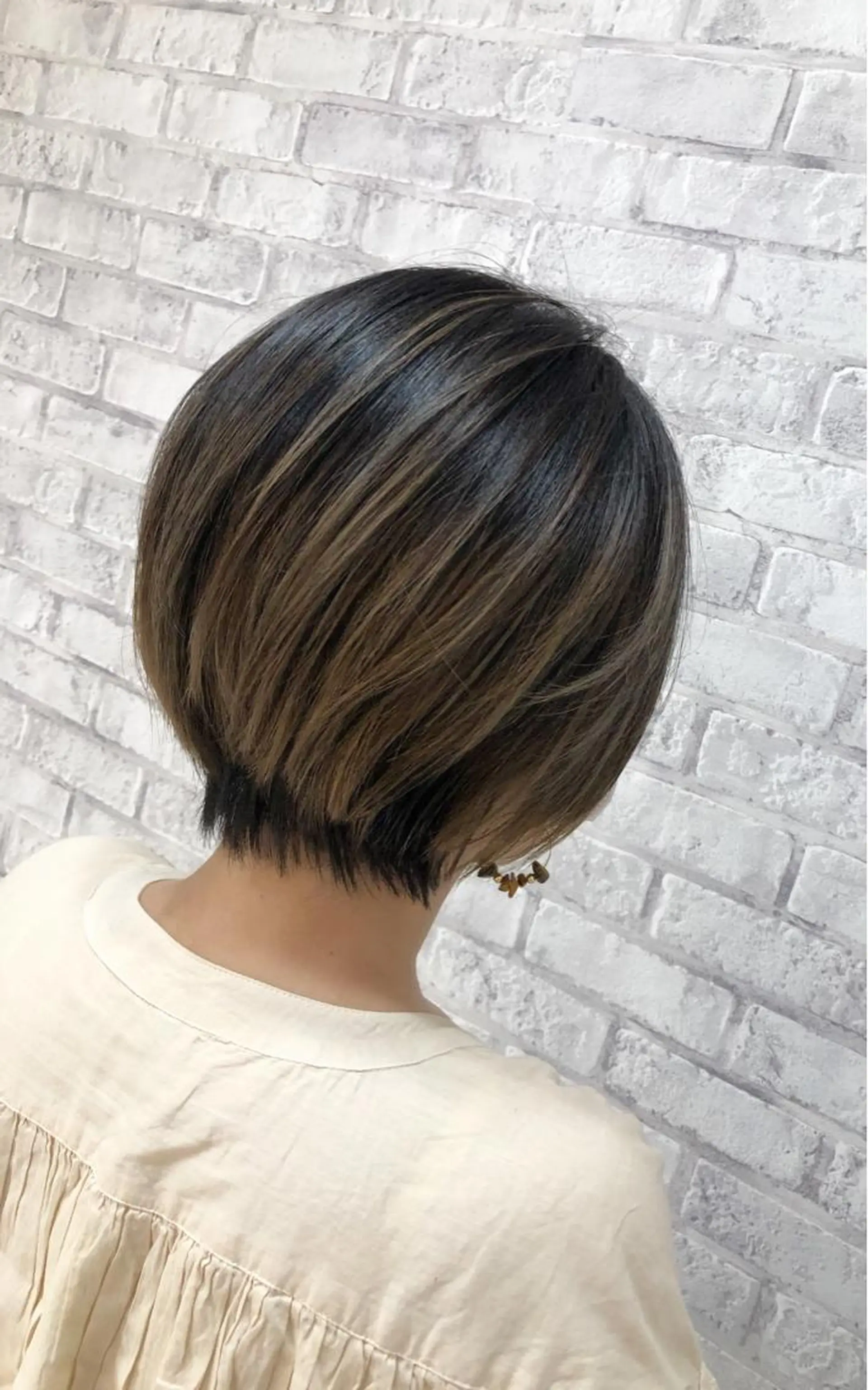 ショート カラー ヘアアレンジ ショートボブ バレイヤージュ ボブ レイヤーカット ショートヘア カット ヘアカラー トリートメント 秋山 幸太のヘアスタイル
