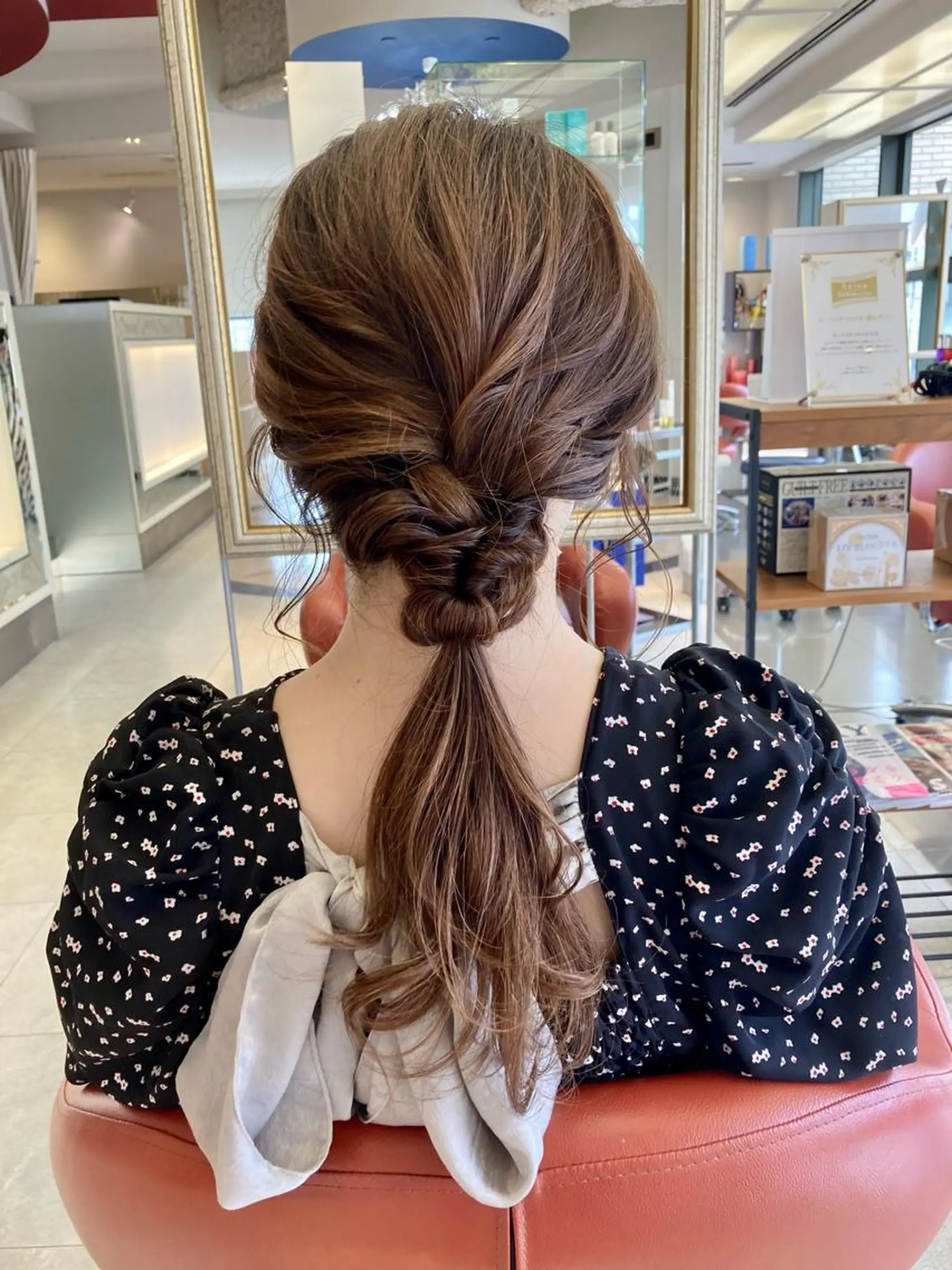 ロング ヘアアレンジ 小森 衣純のヘアスタイル