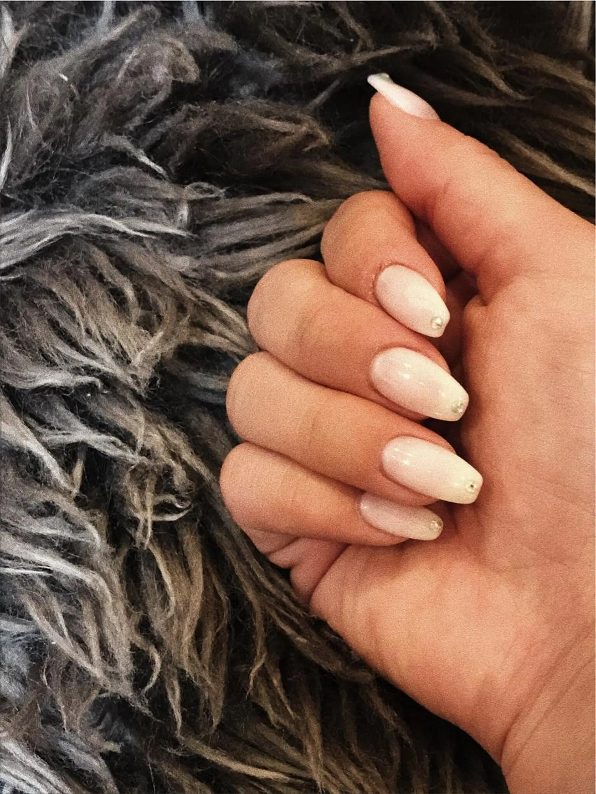 ネイル ストーンネイル Charme. NOBUKOのネイルデザイン