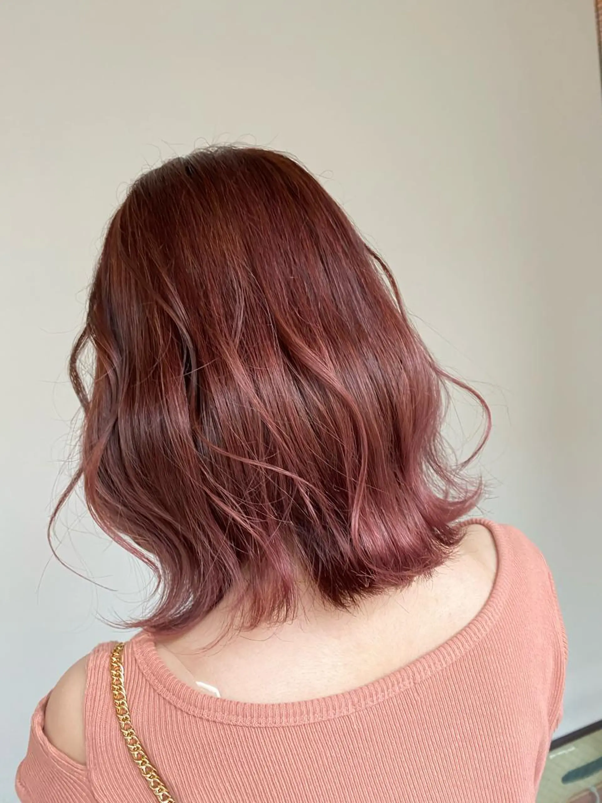 ミディアム カラー ブリーチ ブラウンカラー ブリーチなしカラー ピンクカラー ピンクブラウン 白髪ぼかし バレイヤージュ志鎌のヘアスタイル