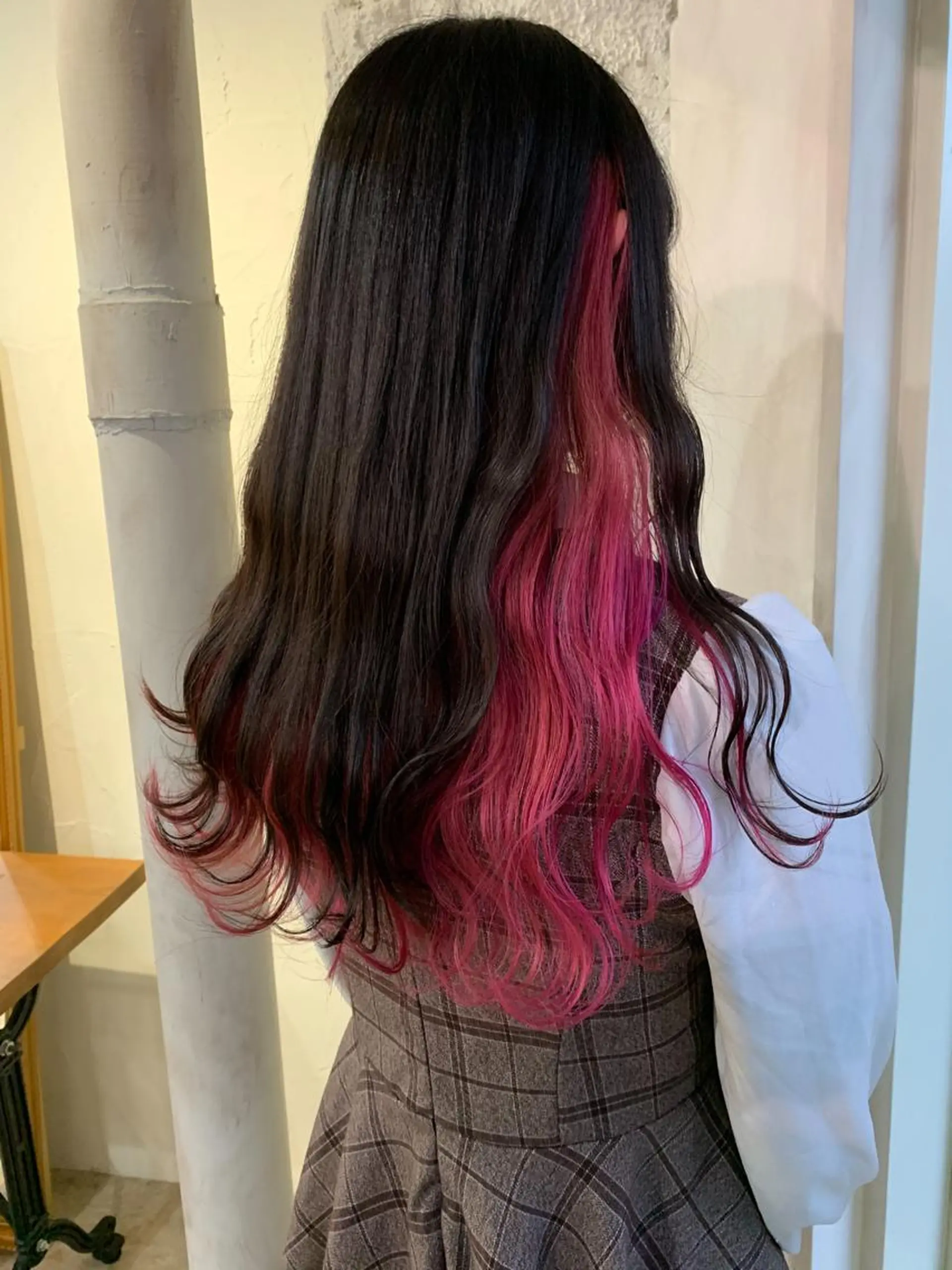 カラー カシス デザインカラー インナーカラー ピンクカラー トリートメント /カラー/NAOKIのヘアスタイル