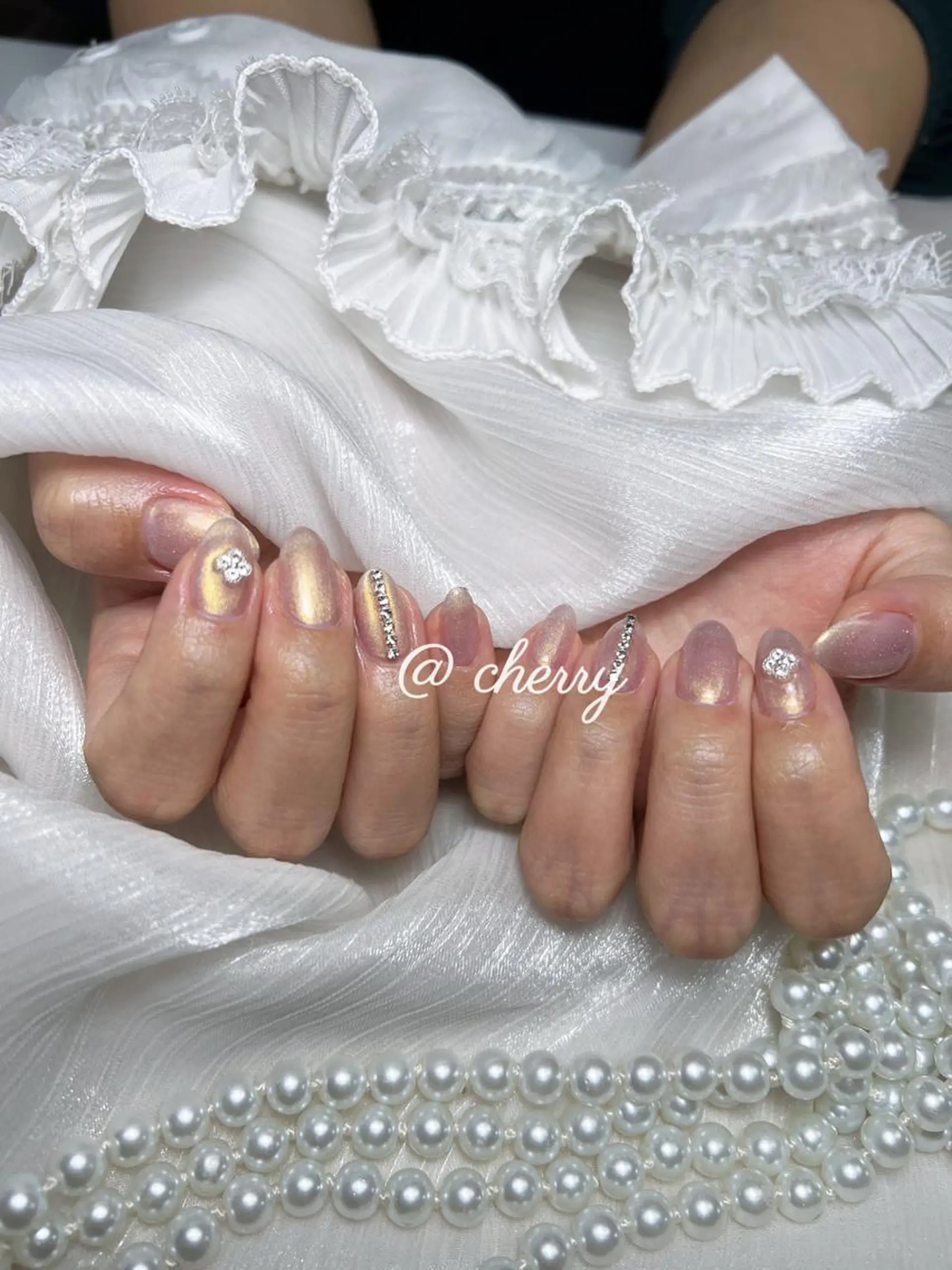 ネイル アートネイル ジェルネイル グラデーション キラキラネイル 持ち込み ハンドネイル ハンドケア LUXE NAIL SALONのネイルデザイン