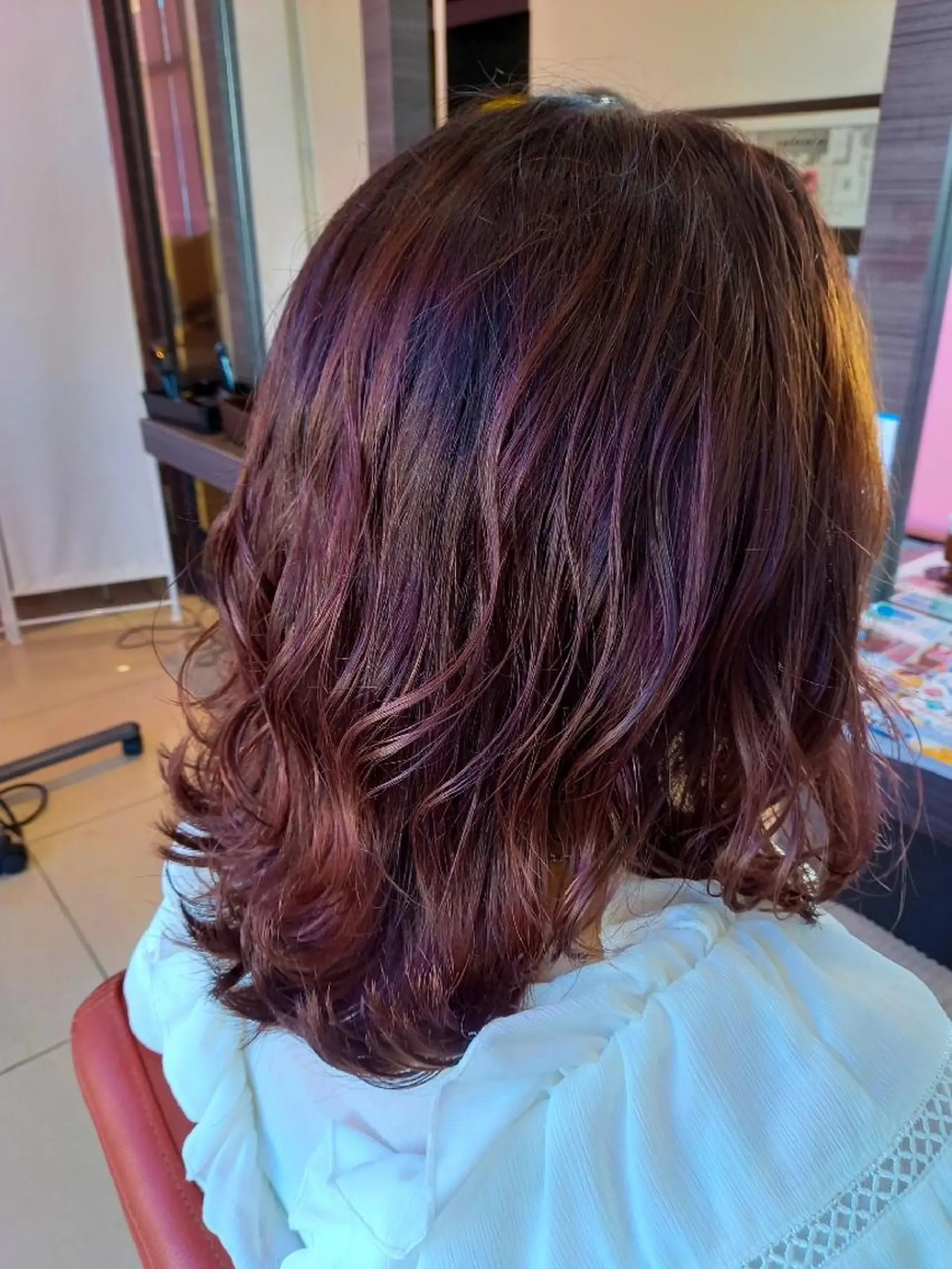 ミディアム カラー ハイライトカラー ピンクカラー ハイライト ヘアカラー 相馬 亜美のヘアスタイル