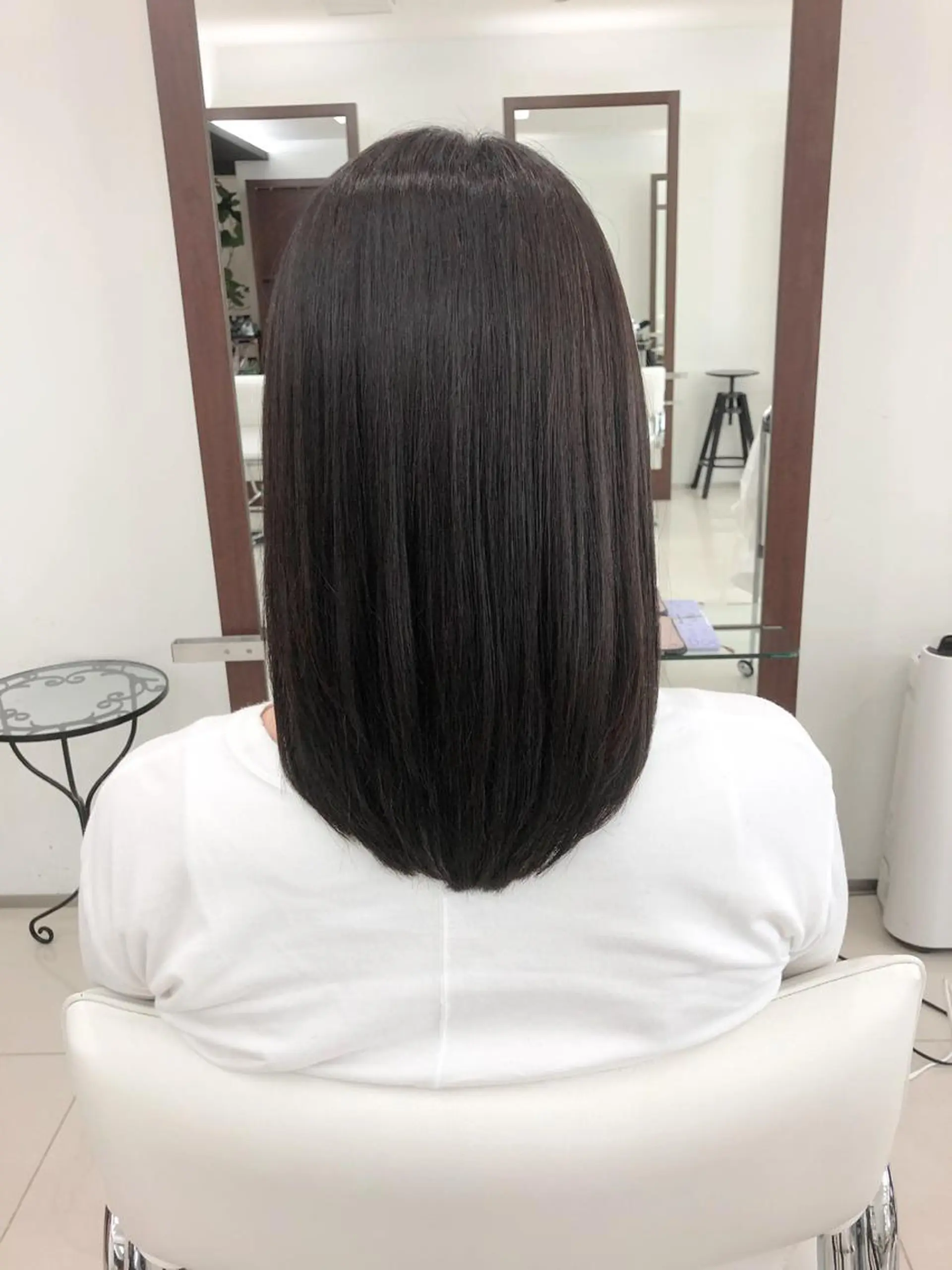 セミロング 小林 伊織のヘアスタイル