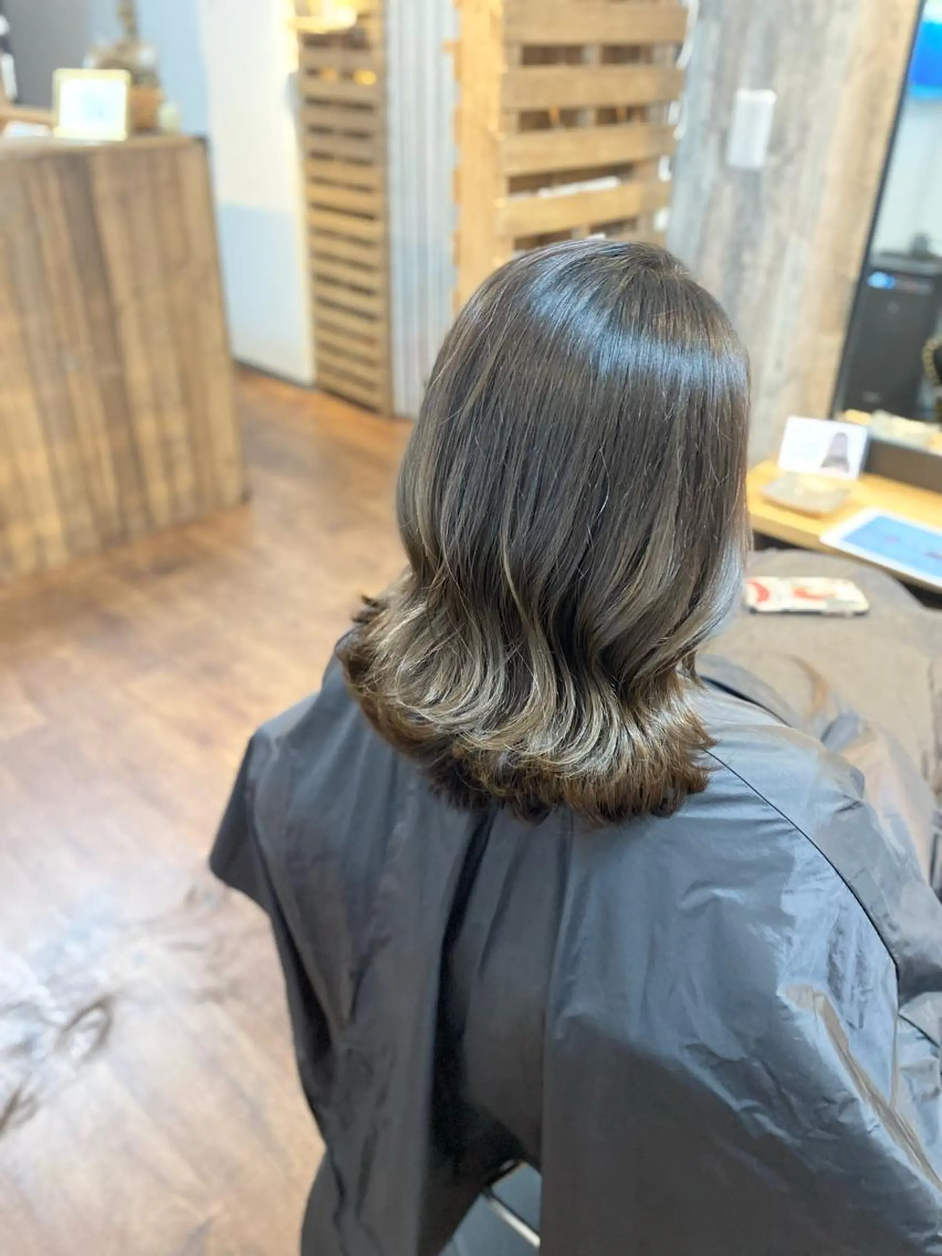 ミディアム カラー グレージュ Lizir  ルズィール所属・Luzir⭐︎ GEN⭐︎のヘアスタイル