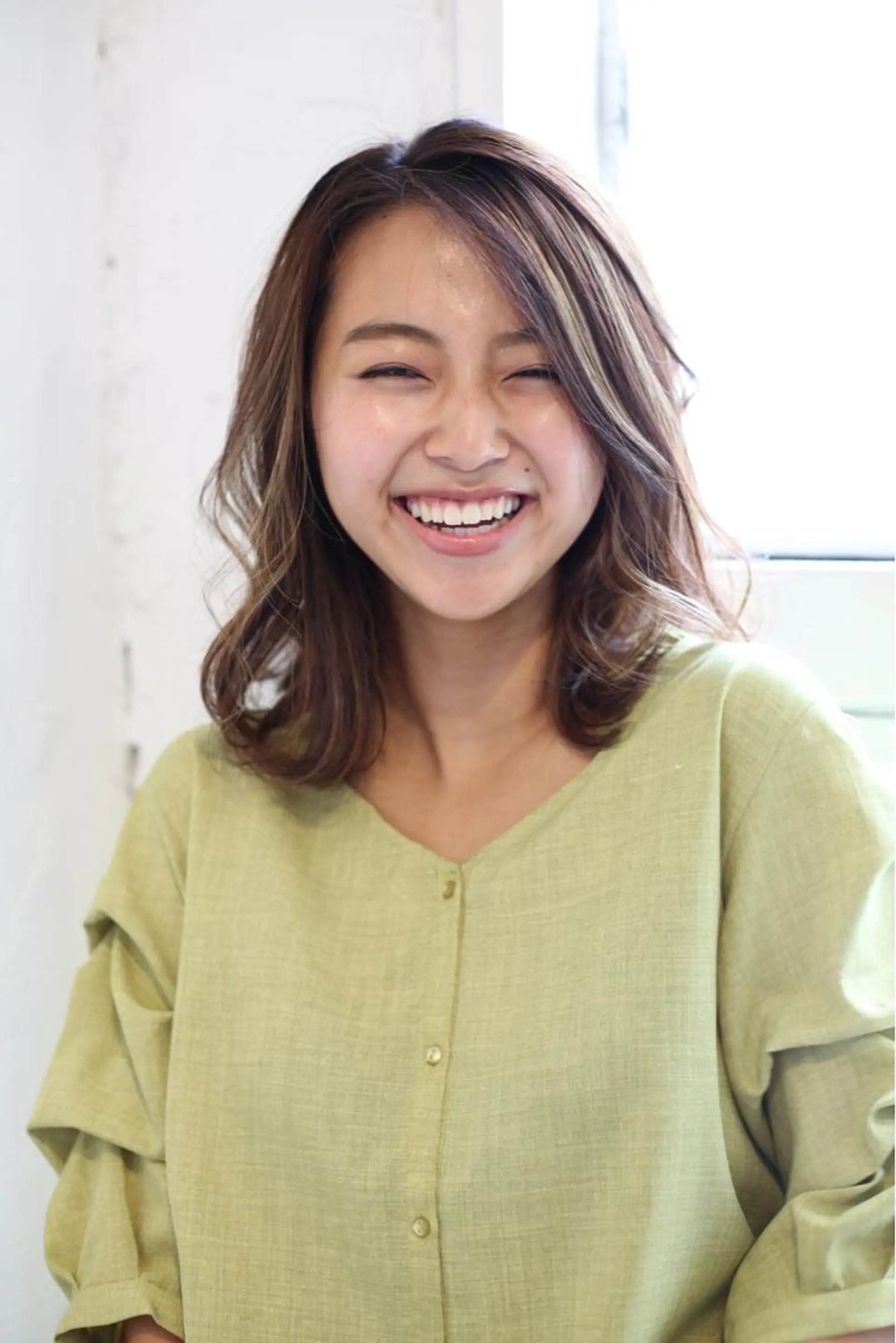 ミディアム カラー パーマ 野崎 ひかりのヘアスタイル