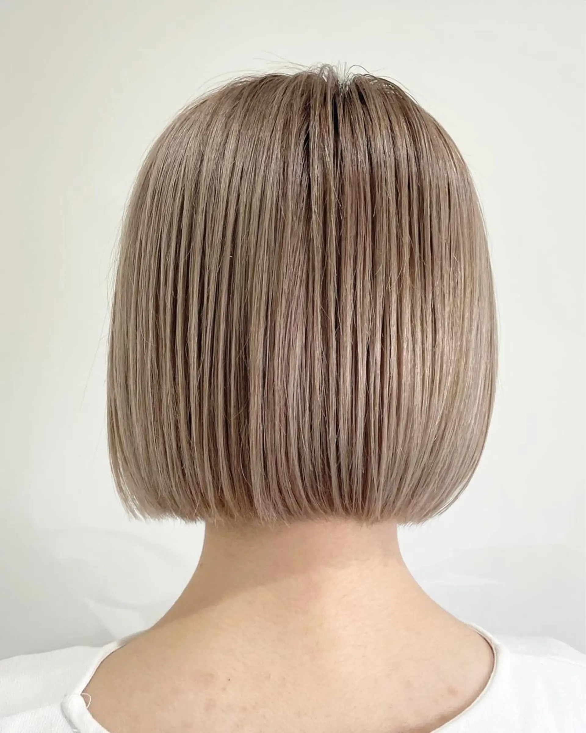 ミディアム カラー ベージュカラー ミルクティーベージュ ボブ カット ヘアカラー 五十嵐 雄毅のヘアスタイル