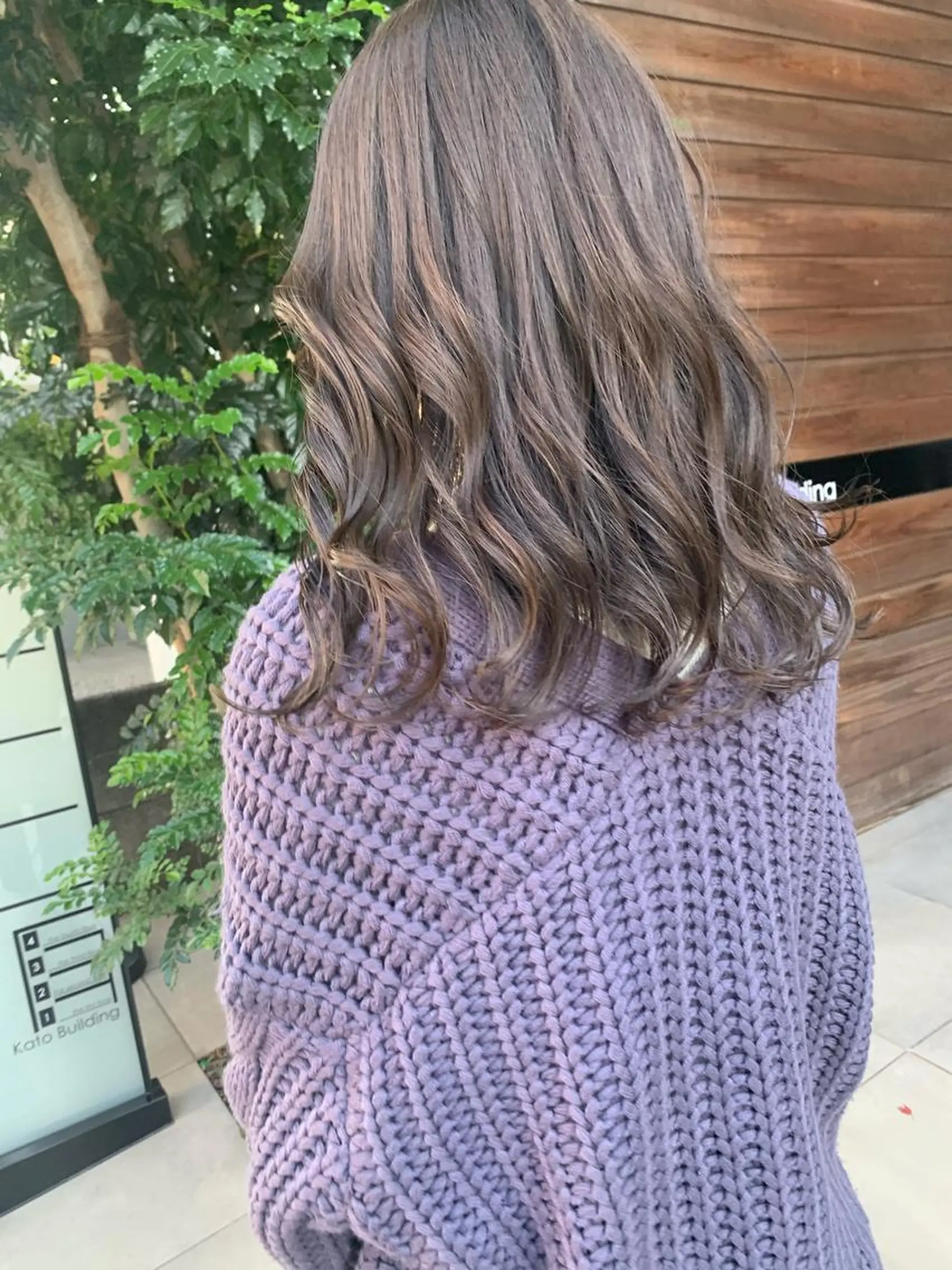 セミロング カラー ネイル ヘアカラー トリートメント ハイトーン&暗髪🔥 表参道二刀流マエダのヘアスタイル