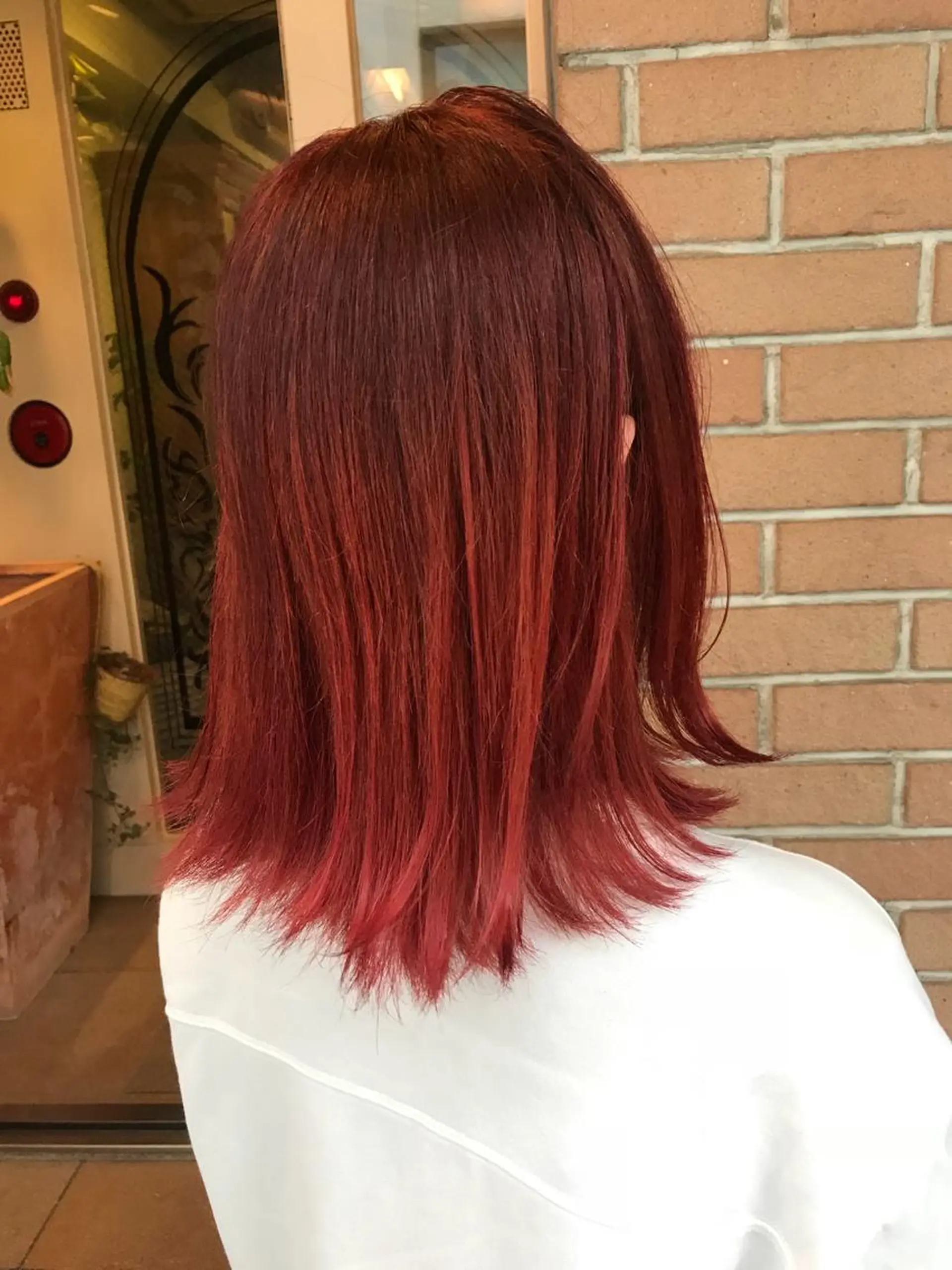ミディアム カラー パーマ ヘアアレンジ メンズ キッズ ネイル マツエク・マツパ レッドカラー 赤色 サロンドミルク 原宿のヘアスタイル