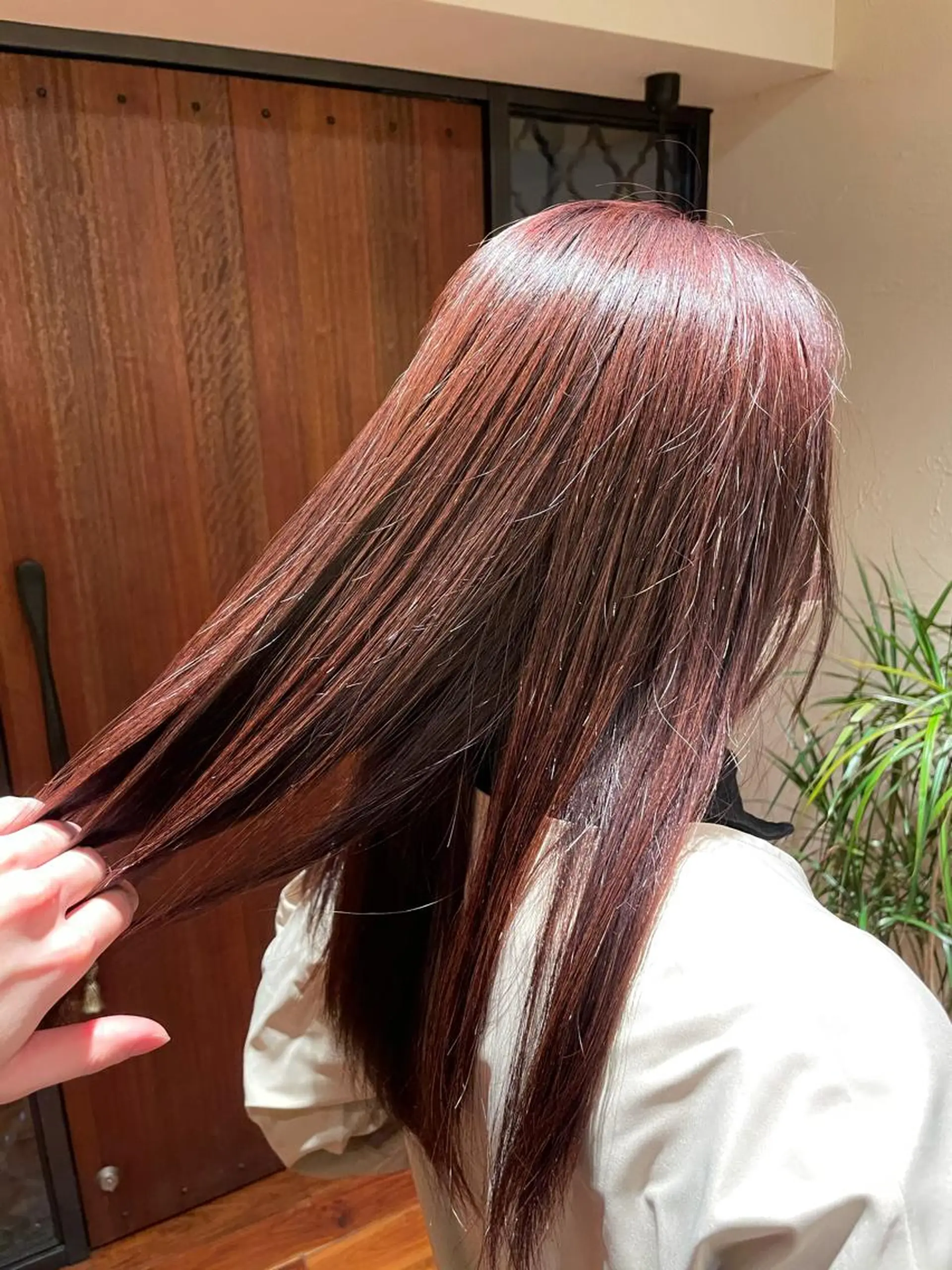 ロング カラー ピンクカラー 奥村 紘のヘアスタイル