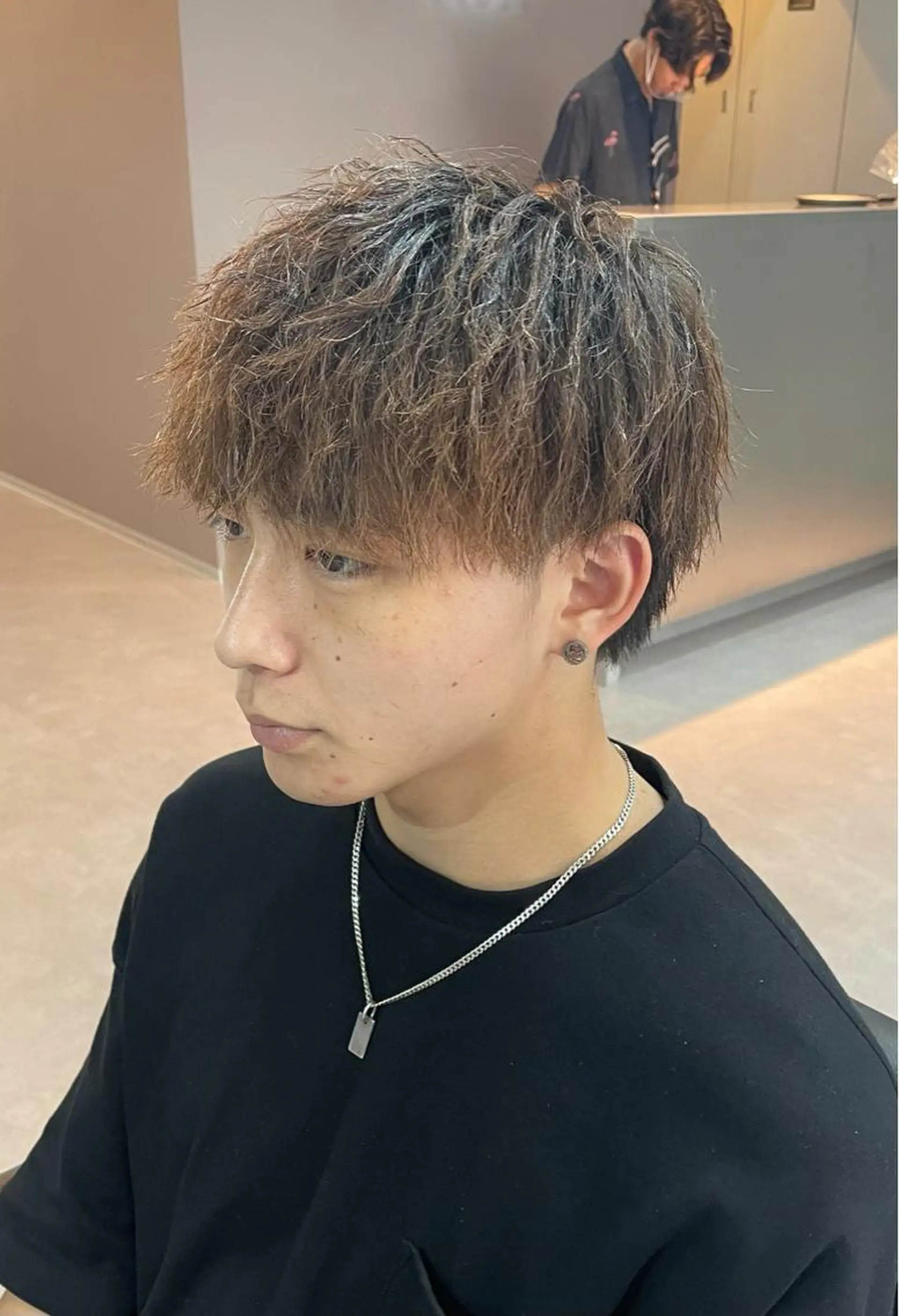 パーマ メンズ メンズパーマ メンズツイストパーマ ツイストパーマ カット パーマ 西村あきや トレンド韓国ヘアのヘアスタイル