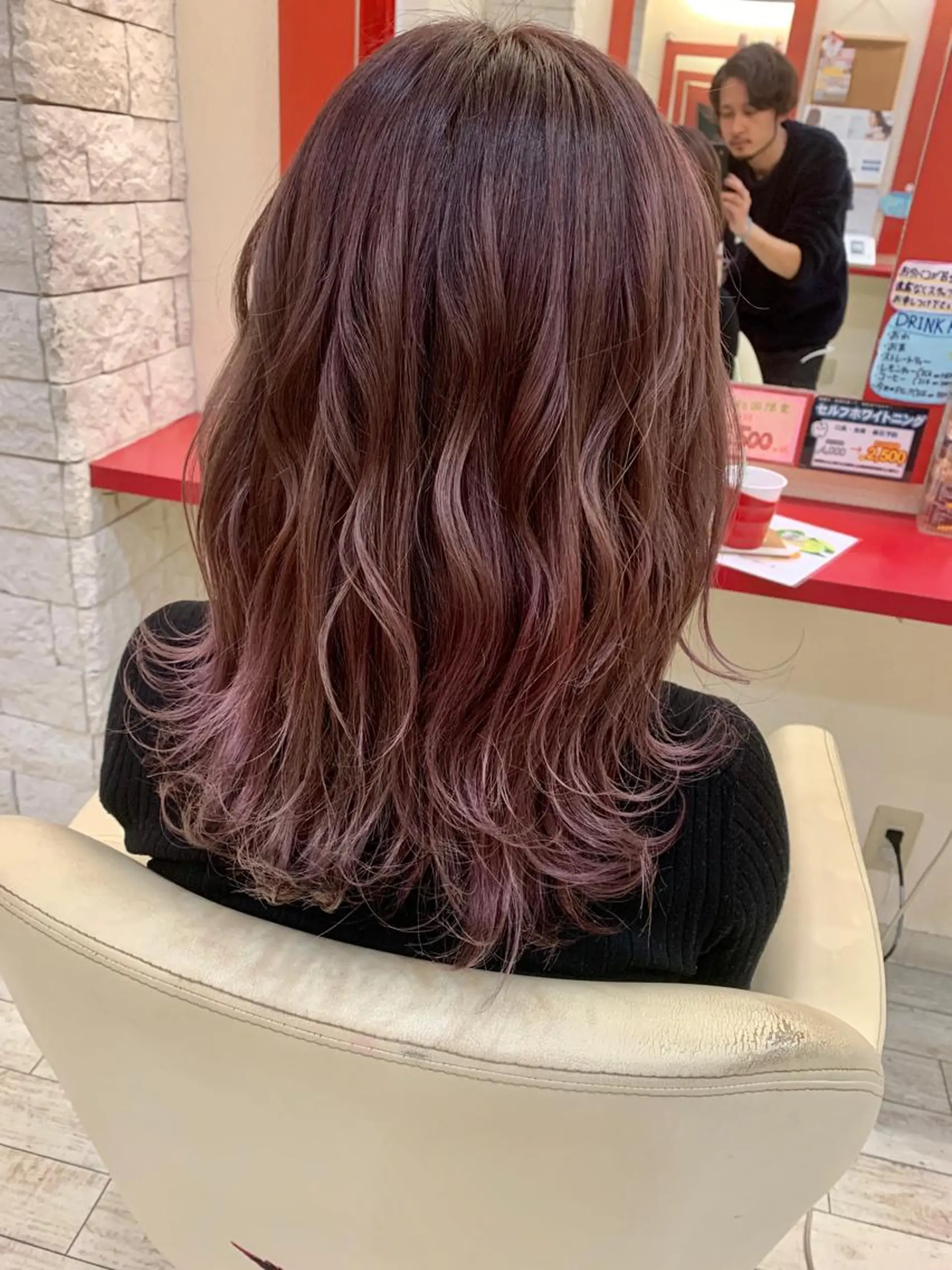 セミロング カラー ヘアアレンジ ピンクカラー トリートメント 今村公介 ブリーチ特化、派手髪のヘアスタイル