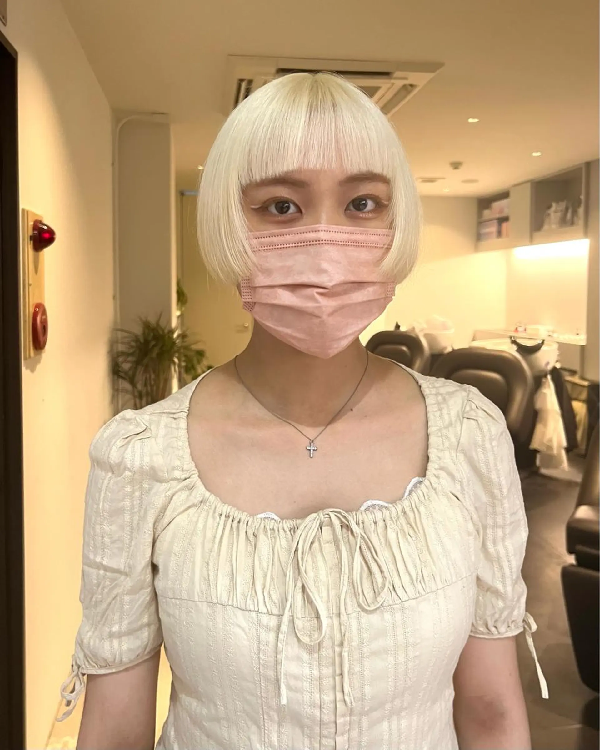 ショート カラー ショートヘア ウルフカット RAIMA ハイトーン/レイヤーのヘアスタイル