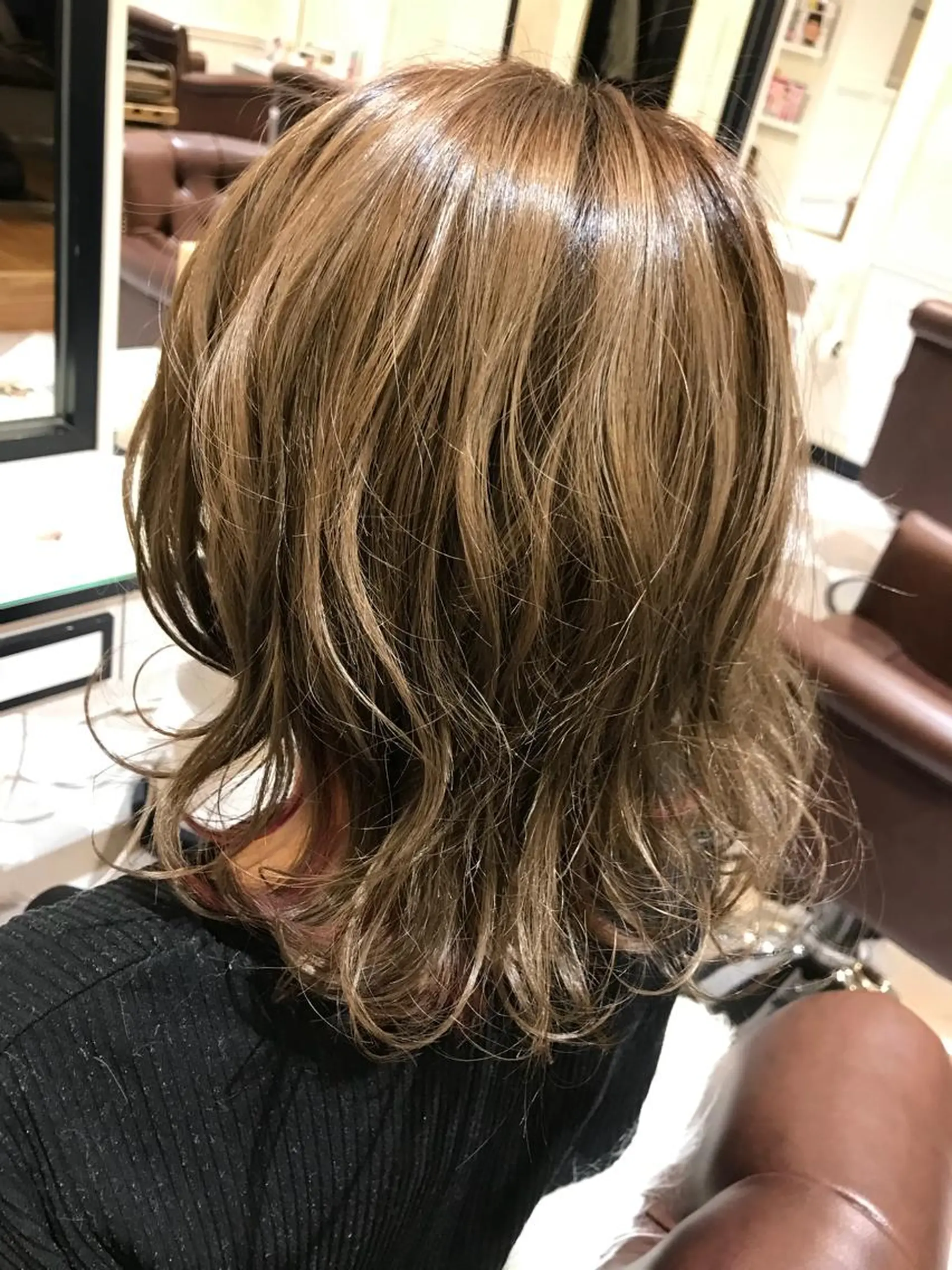 ショート カラー LOUVRE totalbeautysalon西大寺店所属・粟田 めぐみのヘアスタイル