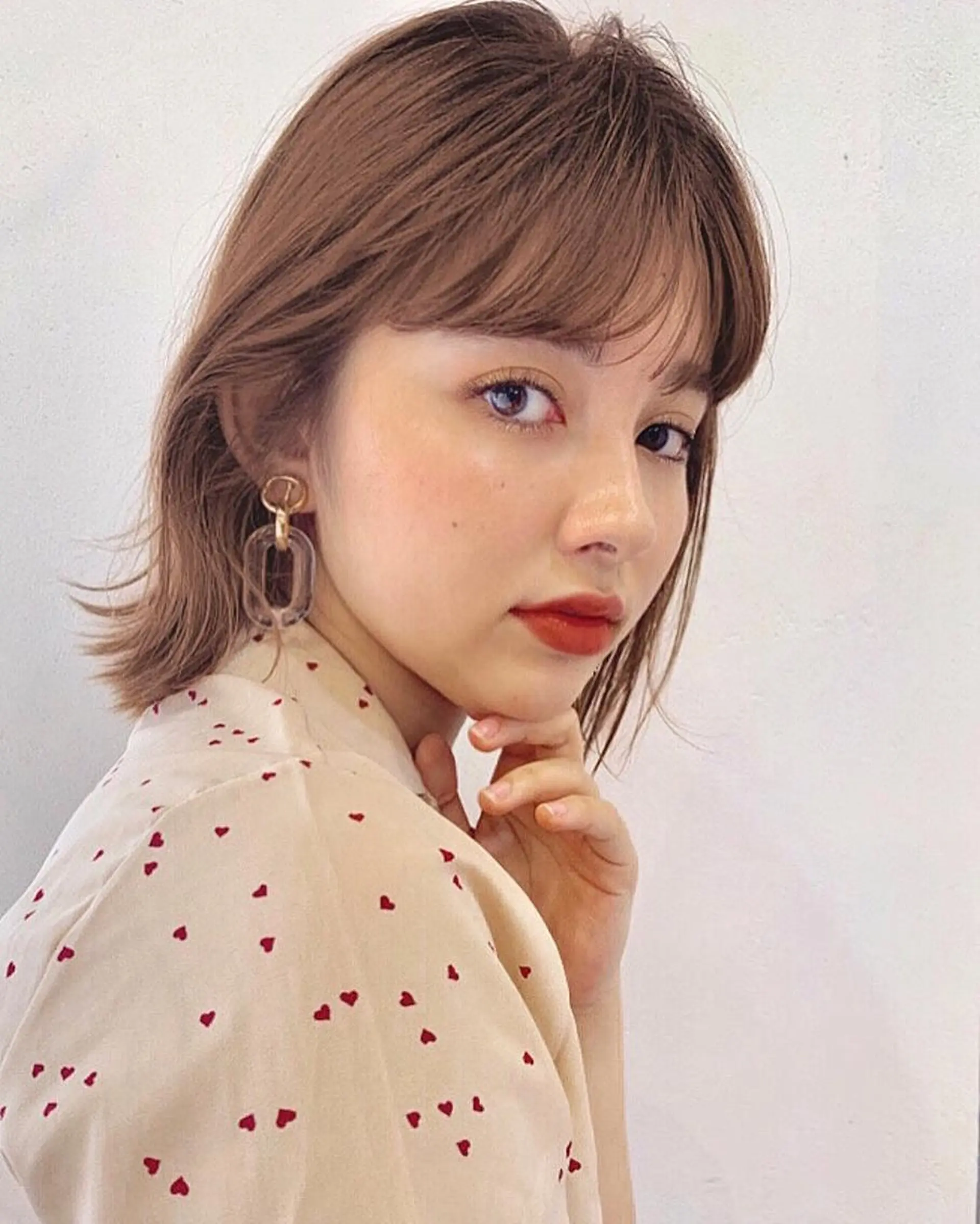 ミディアム カラー ベージュカラー ブリーチ ミルクティーベージュ 【韓国ヘア×透明感 カラー】笹谷 莉未のヘアスタイル