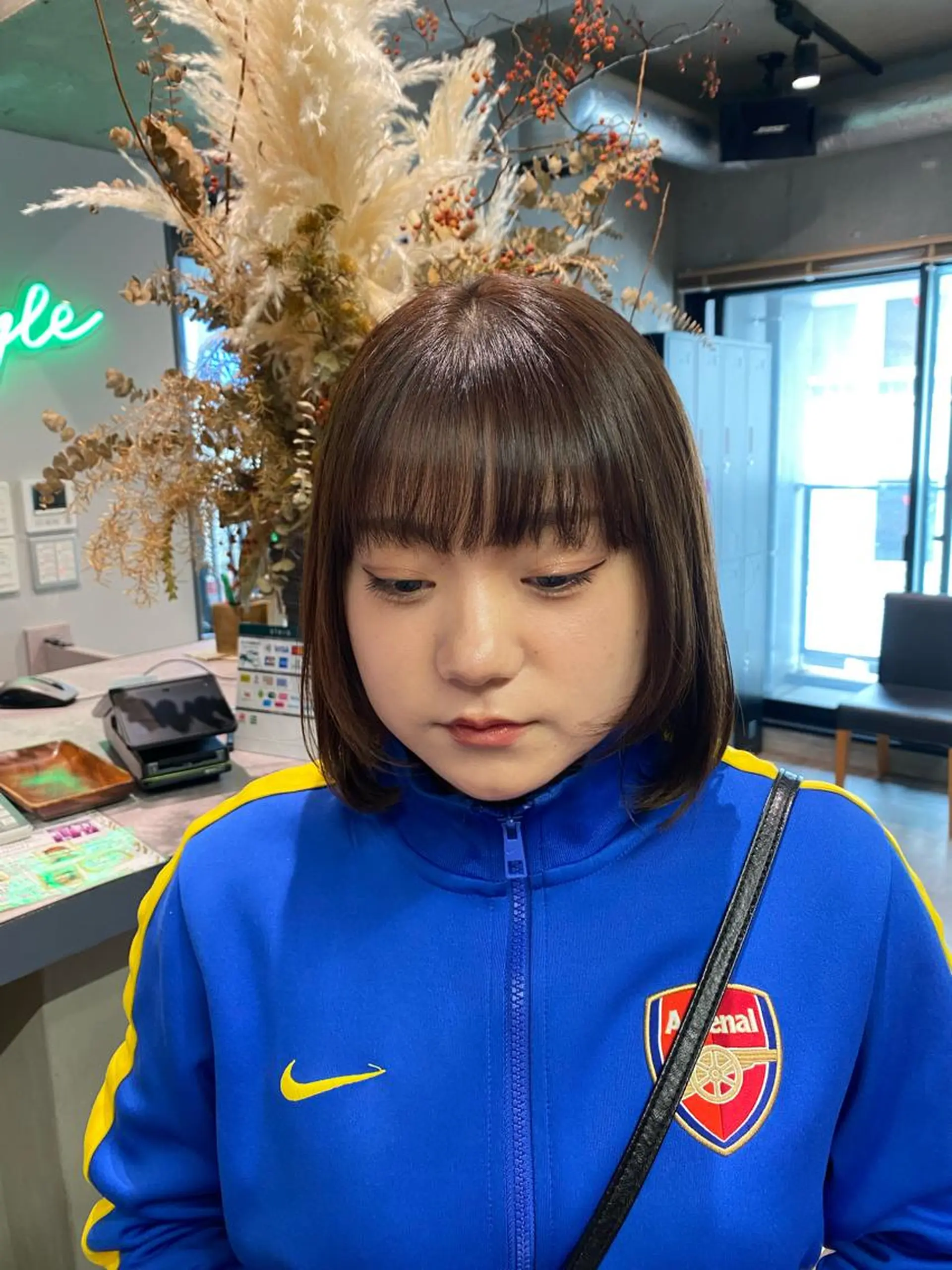 ミディアム カラー ヘアカラー 縮毛矯正 🩶レイヤーカット 🩶柔らかカラー結愛のヘアスタイル