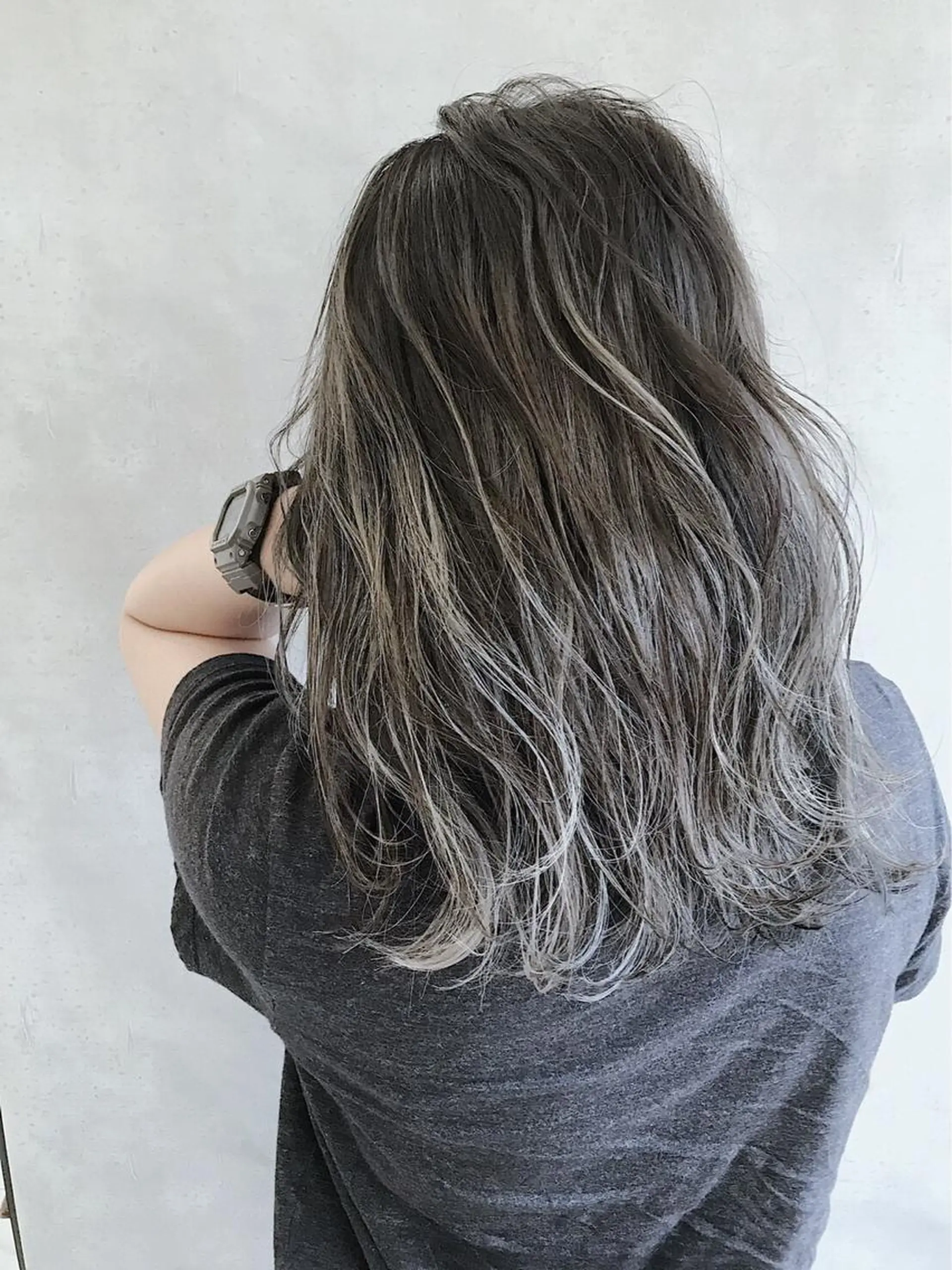 ロング カラー アディクシーカラー ハイライトカラー ハイライト _WHITE 難波本店のヘアスタイル