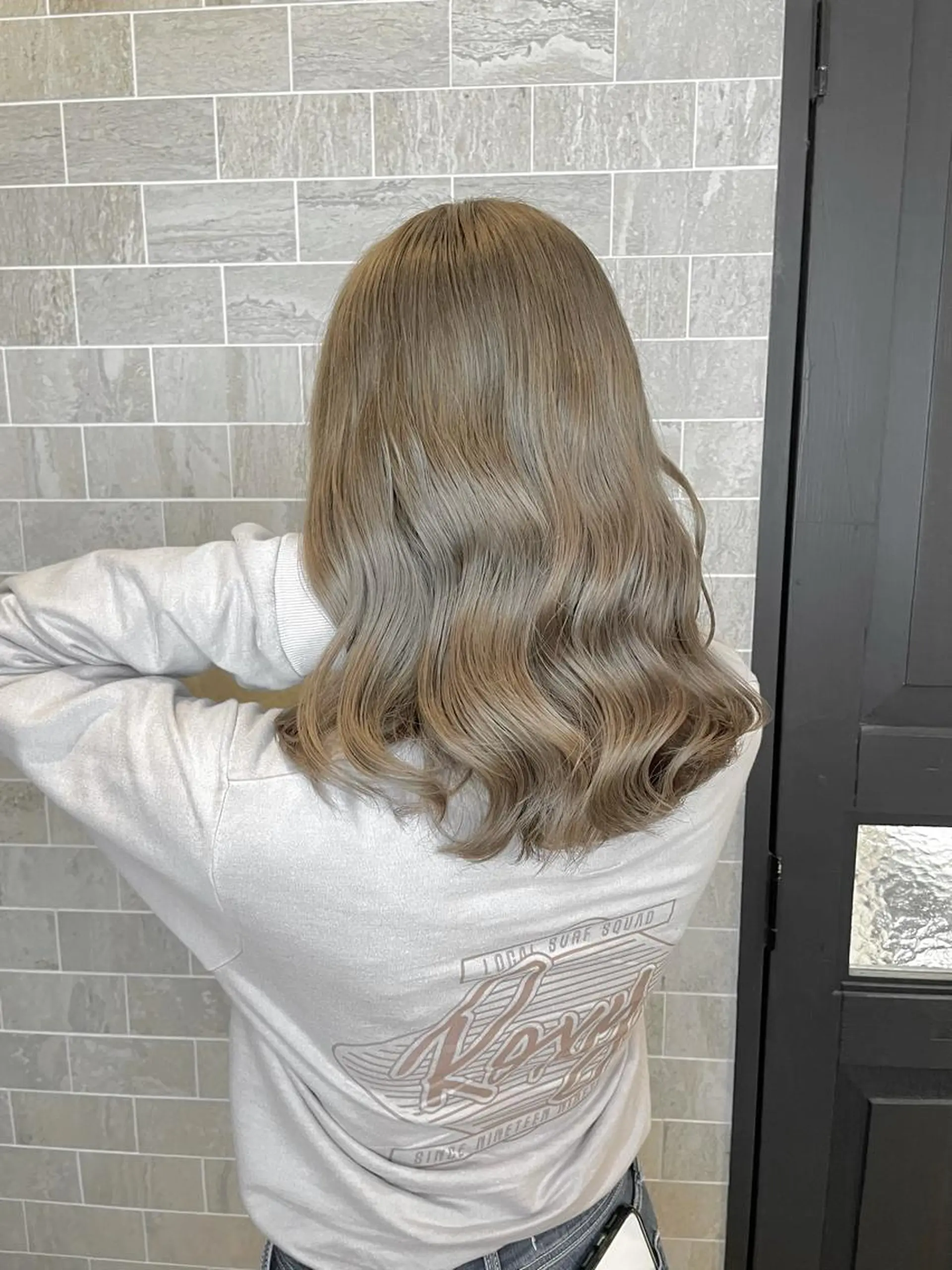 ミディアム 栗林 茉那のヘアスタイル