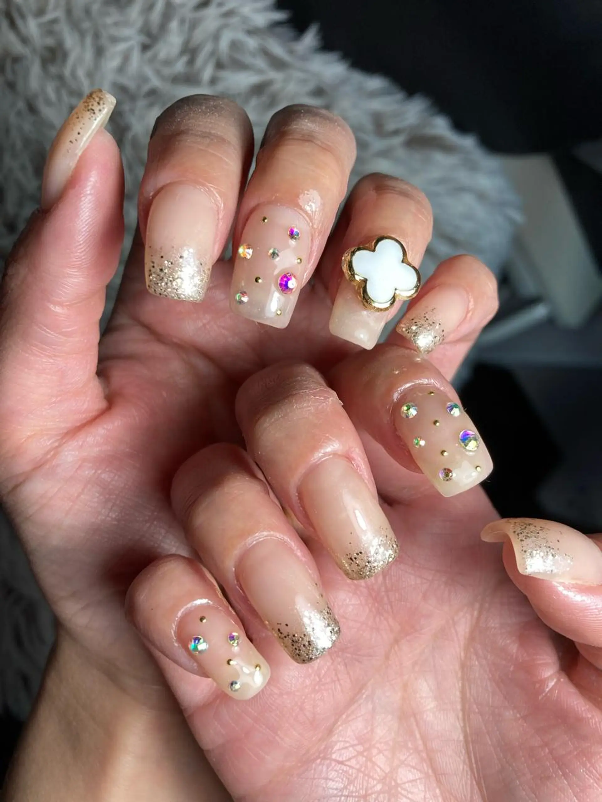 ミディアム ネイル ハンドネイル フットネイル ✴︎ Delightのネイルデザイン