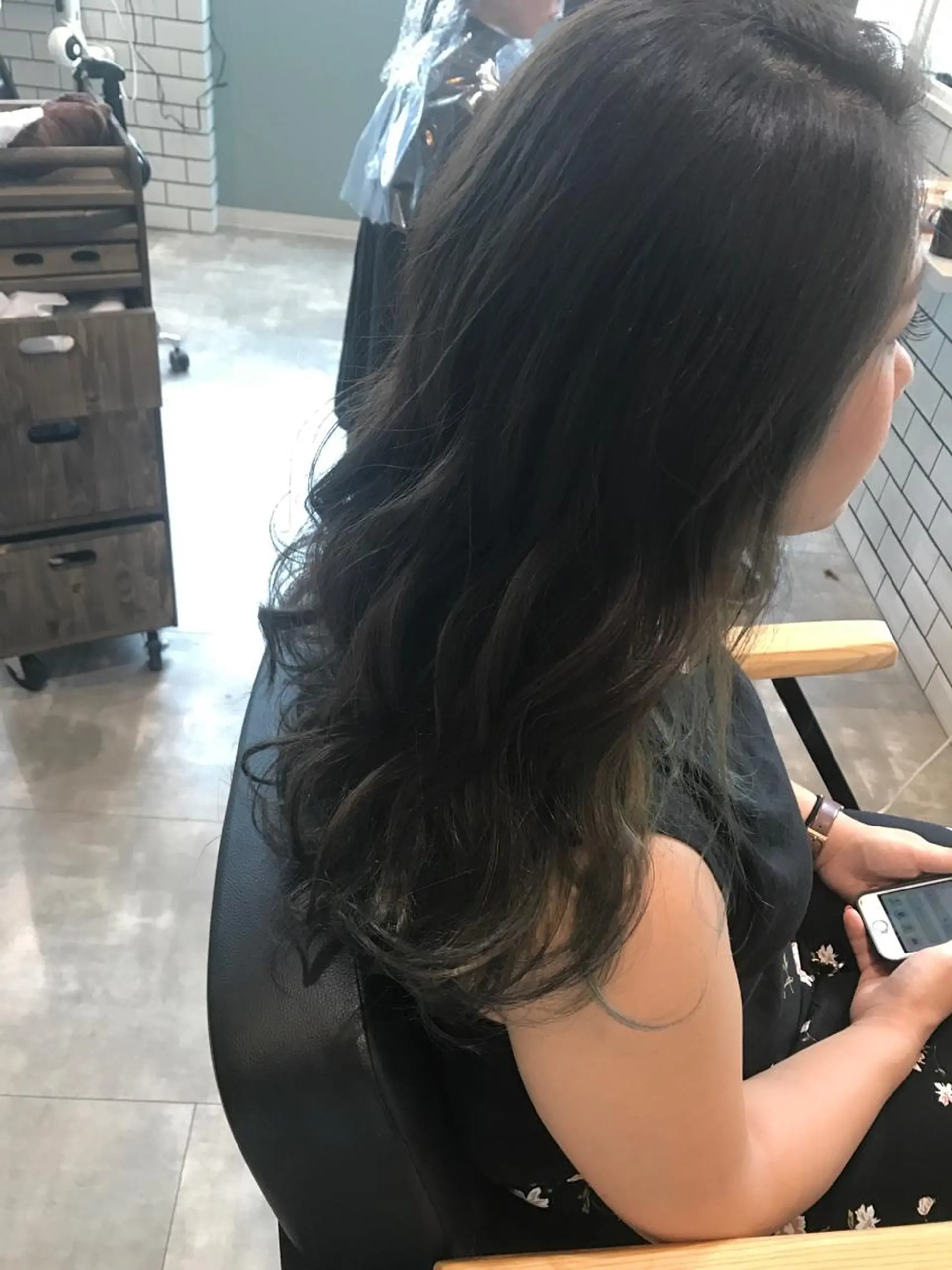 ロング カラー ブルーカラー グレージュ ヤマナカ エリカのヘアスタイル