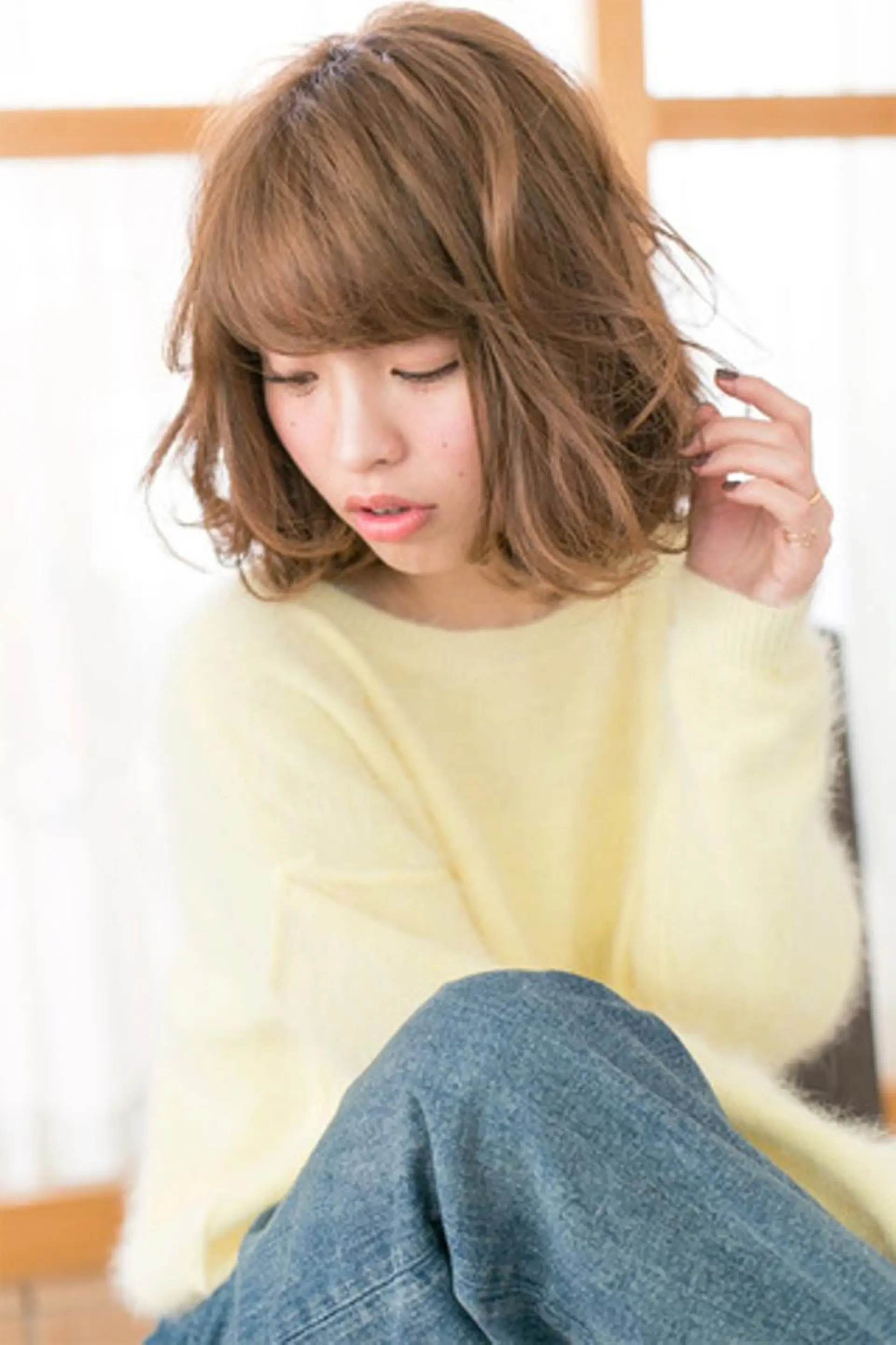 ミディアム 顔周りカット レイヤーカット Alisha by artinaのヘアスタイル