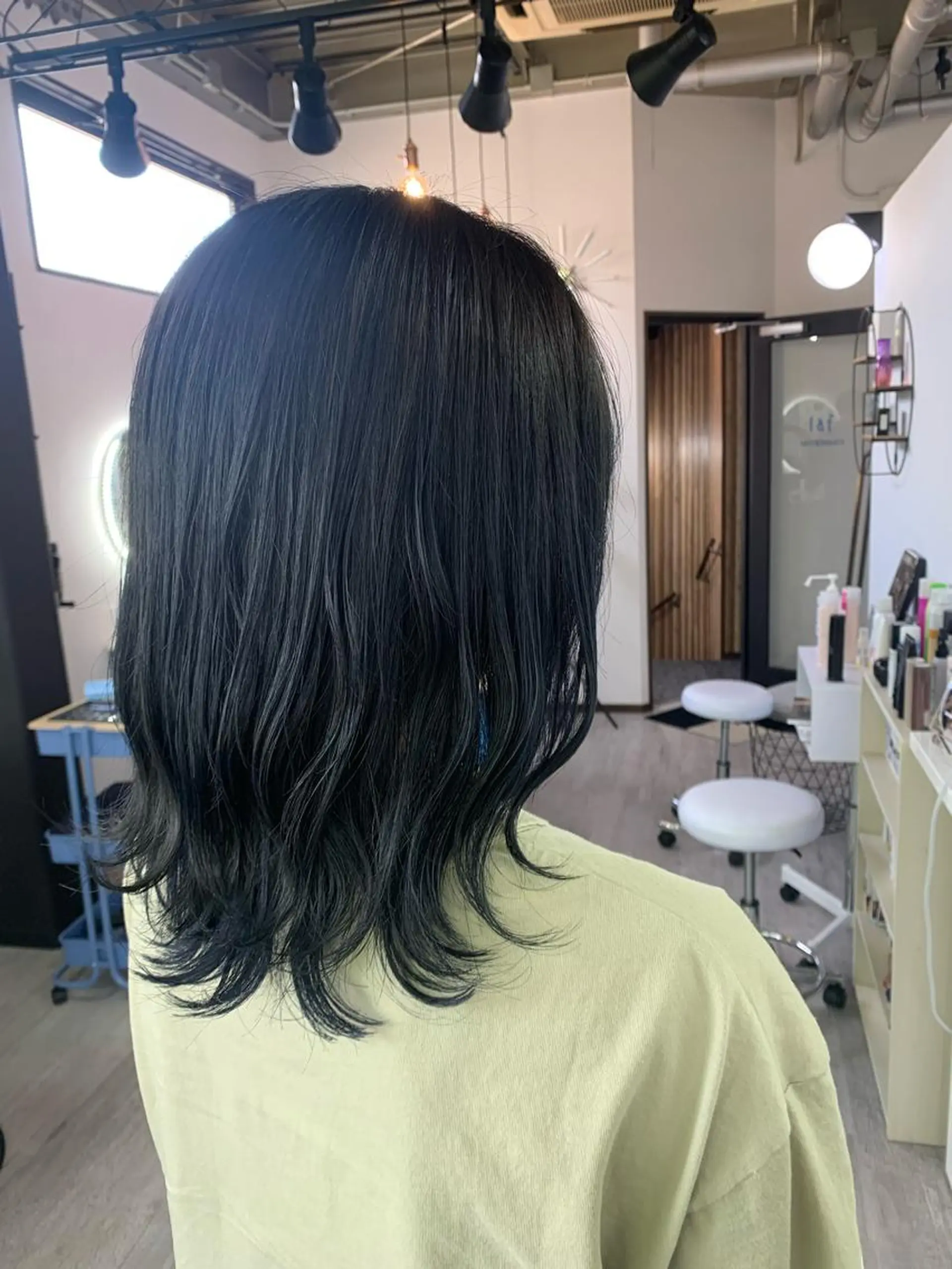 セミロング カラー 坂井 水菜美のヘアスタイル