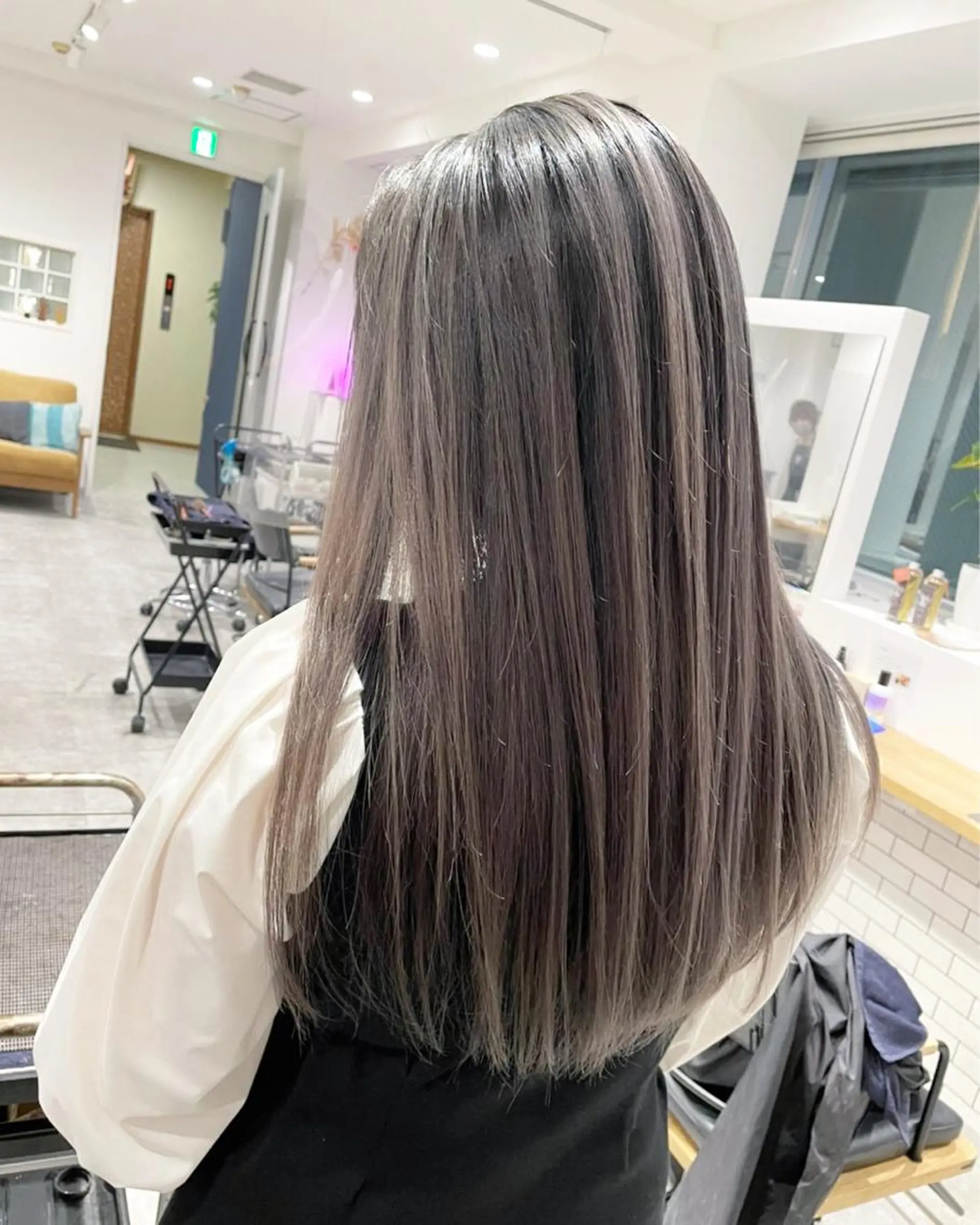 ロング カラー バレイヤージュ レイヤーカット JIL BLAN 京都所属・RU RIのヘアスタイル