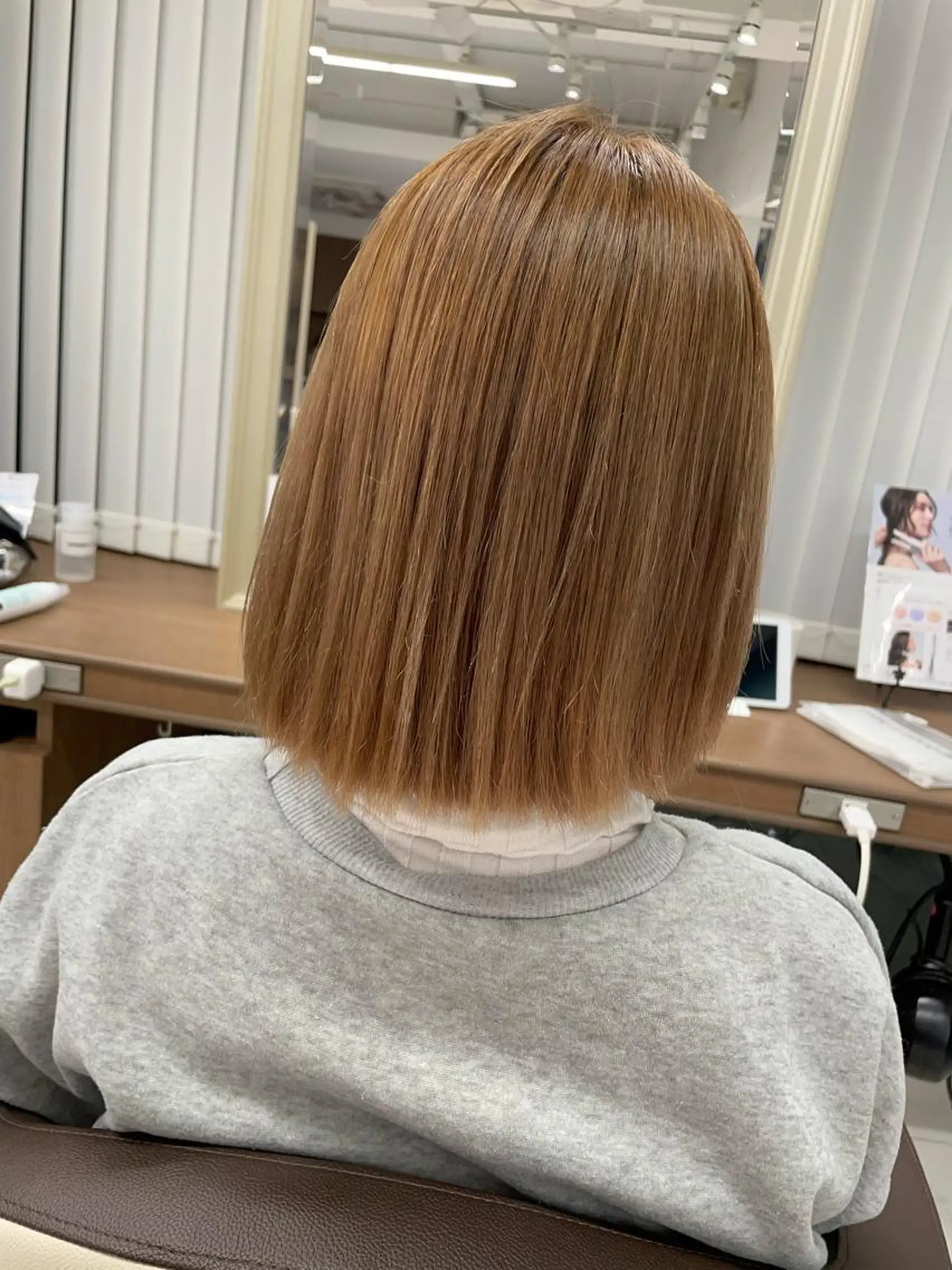 カラー 秋葉原オタク向け美容室OFF-KAi!!所属・渡部凌我 小顔ウルフ ハイトーンカラーのヘアスタイル