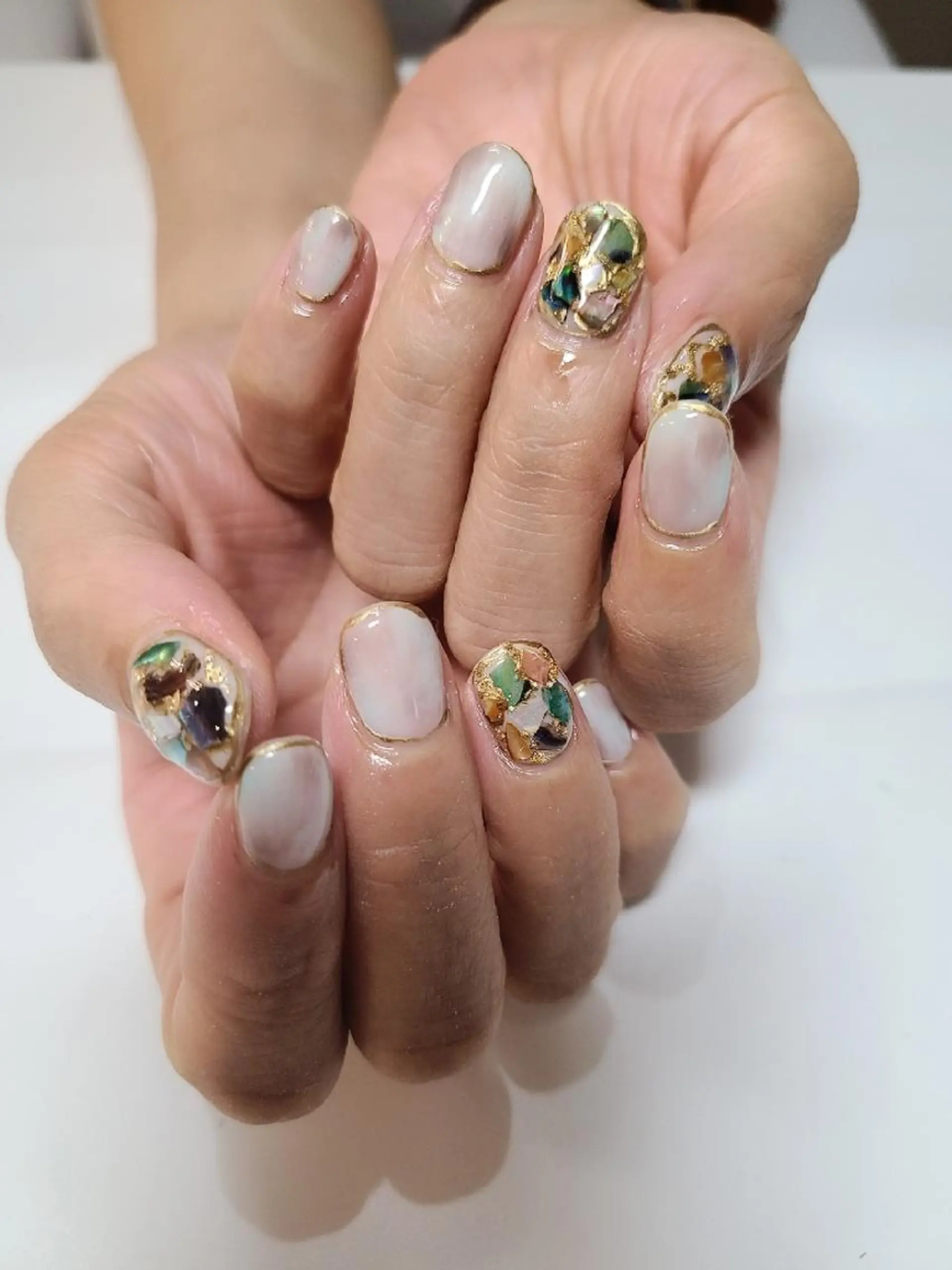 ネイル アートネイル ビーケア自由が丘所属・えみ えみのネイルデザイン