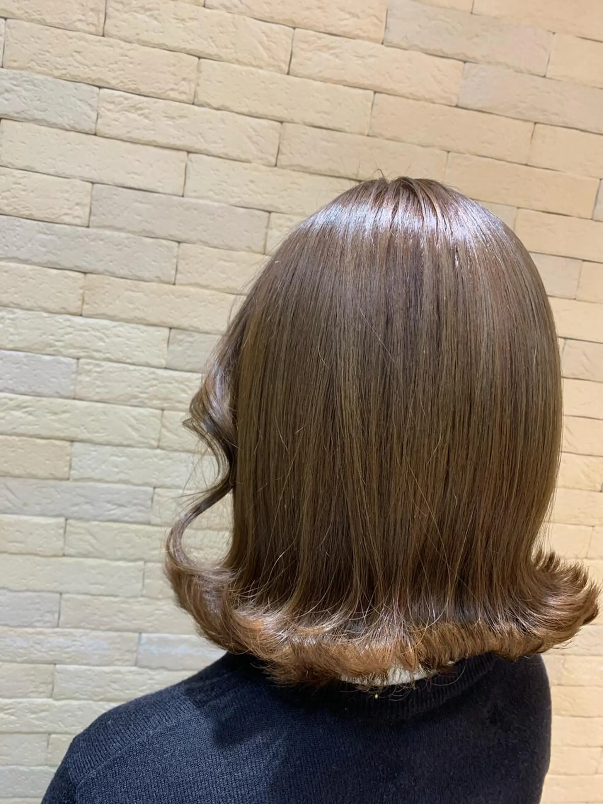 ミディアム カラー アッシュ ブリーチ オリーブアッシュ トリートメント 艶髪レイヤー上田 紗也🇰🇷💗のヘアスタイル