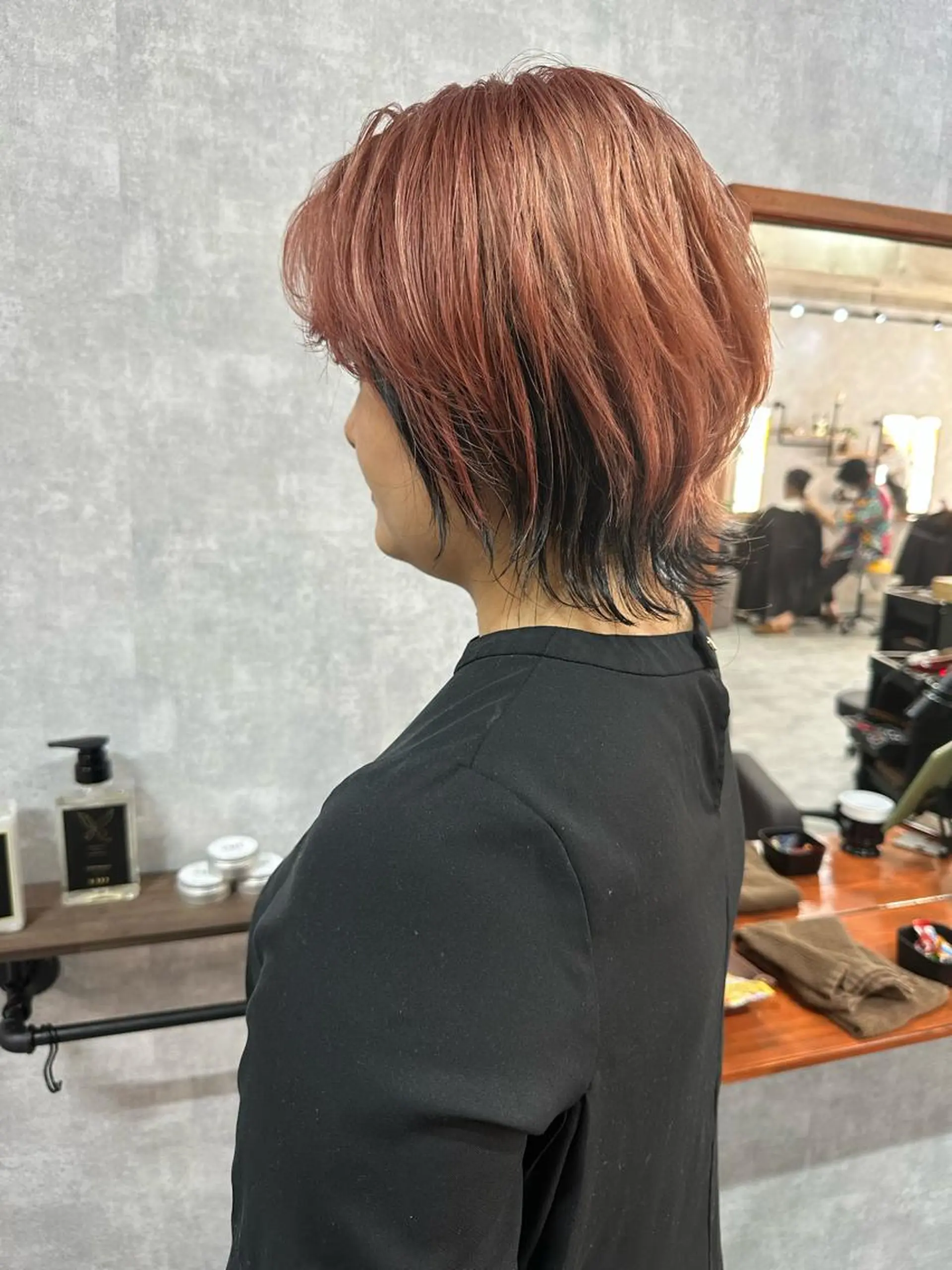 ショート 切りっぱなしボブ ショートボブ ハンサムショート 丸みショート アッシュ カット ヘアカラー トリートメント モテ髪/ボブ/ショー ト/アダチフウトのヘアスタイル