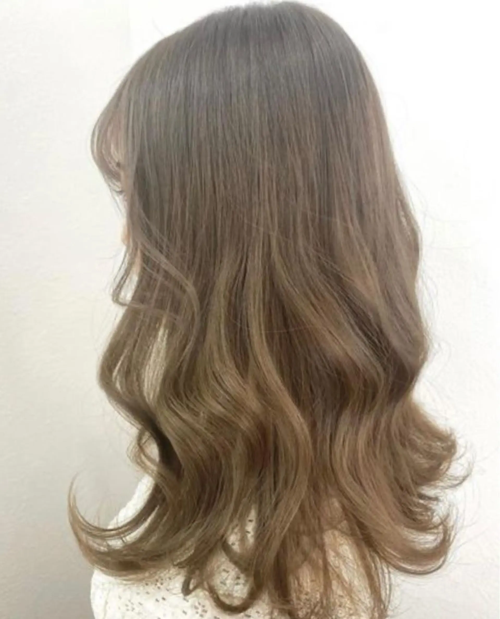 セミロング カラー ベージュカラー 遠藤沙也加 /レイヤーカットのヘアスタイル